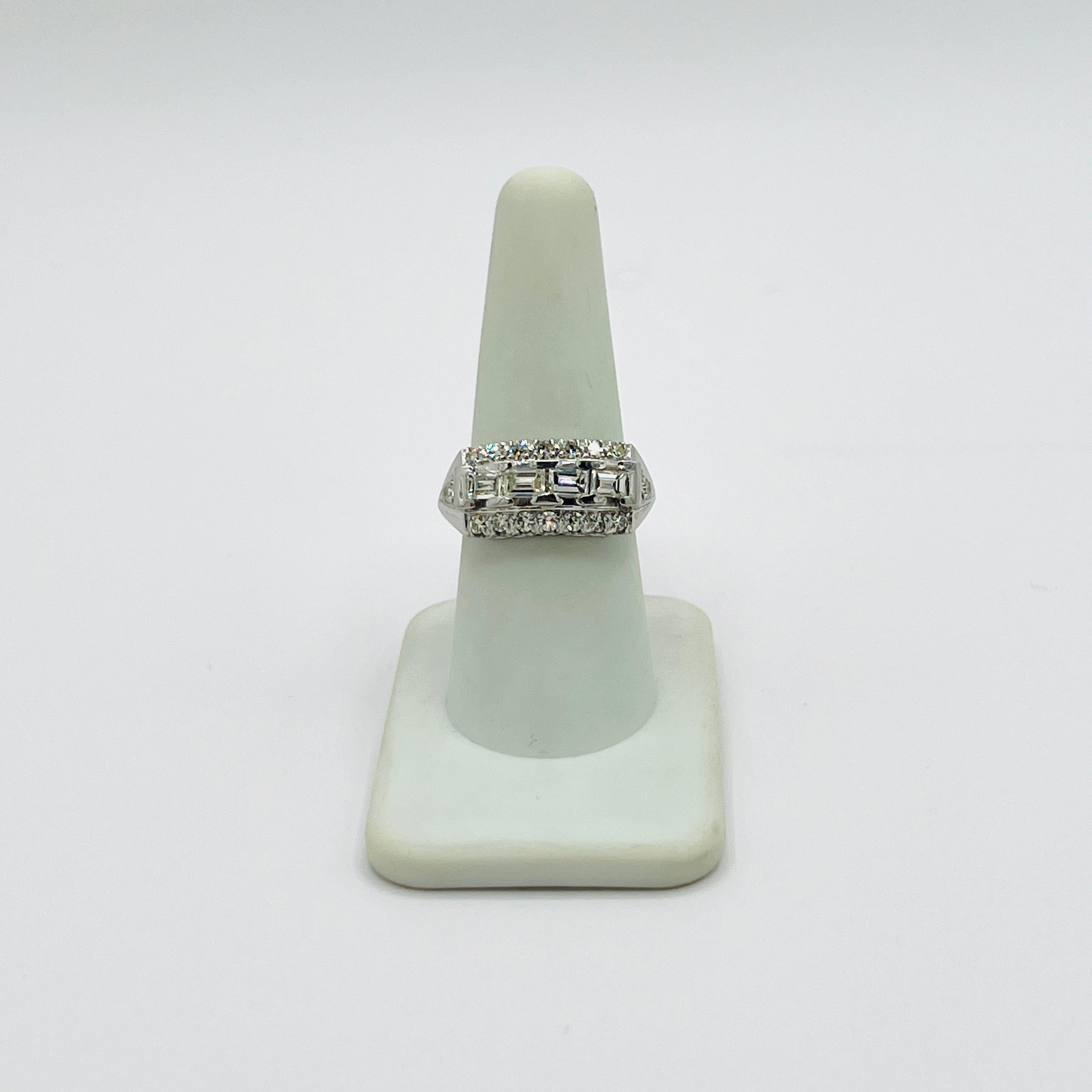 White Diamond Baguette and Round Ring in Platinum In New Condition For Sale In Los Angeles, CA