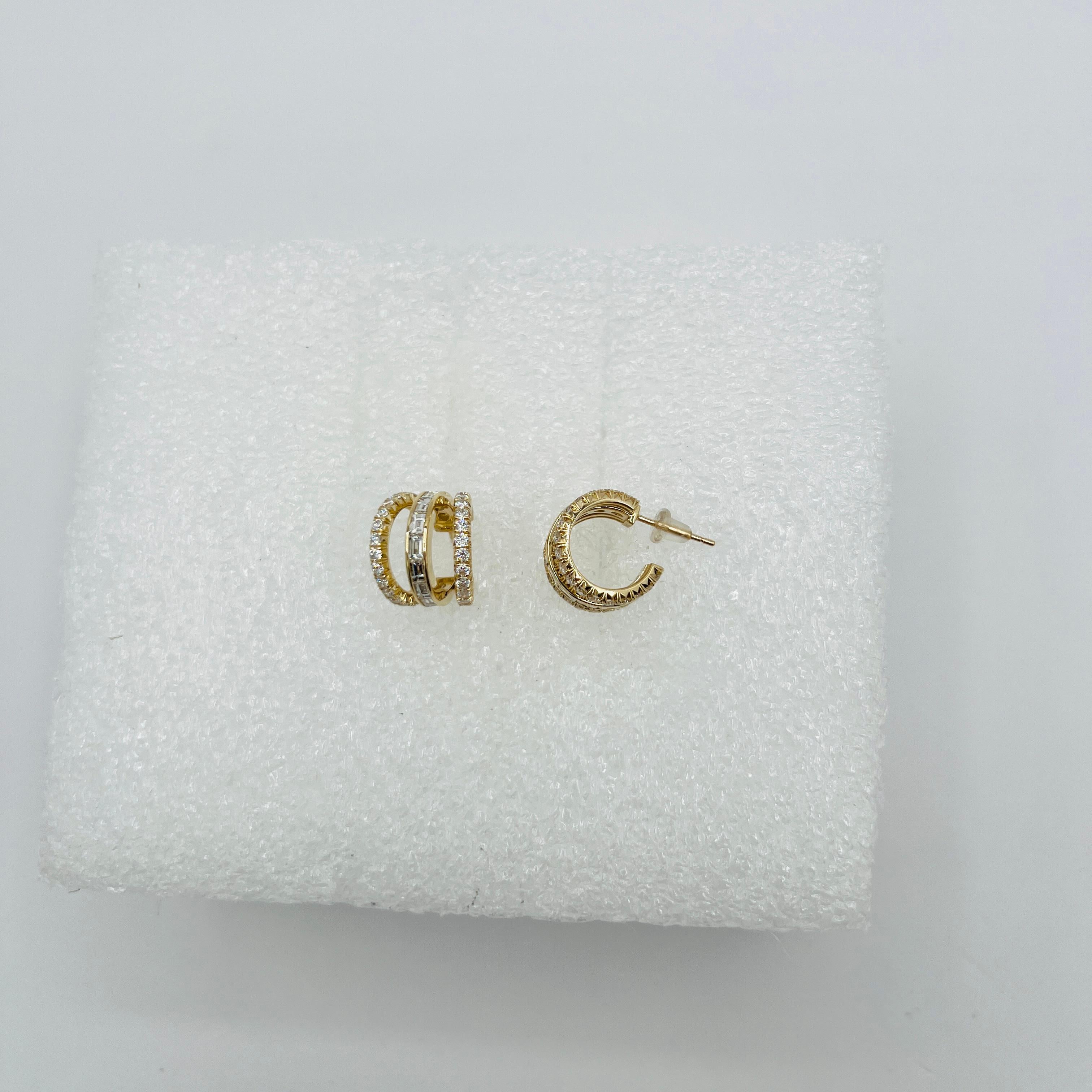 Boucles d'oreilles triples en or jaune 14k et diamants blancs baguettes et ronds Unisexe en vente