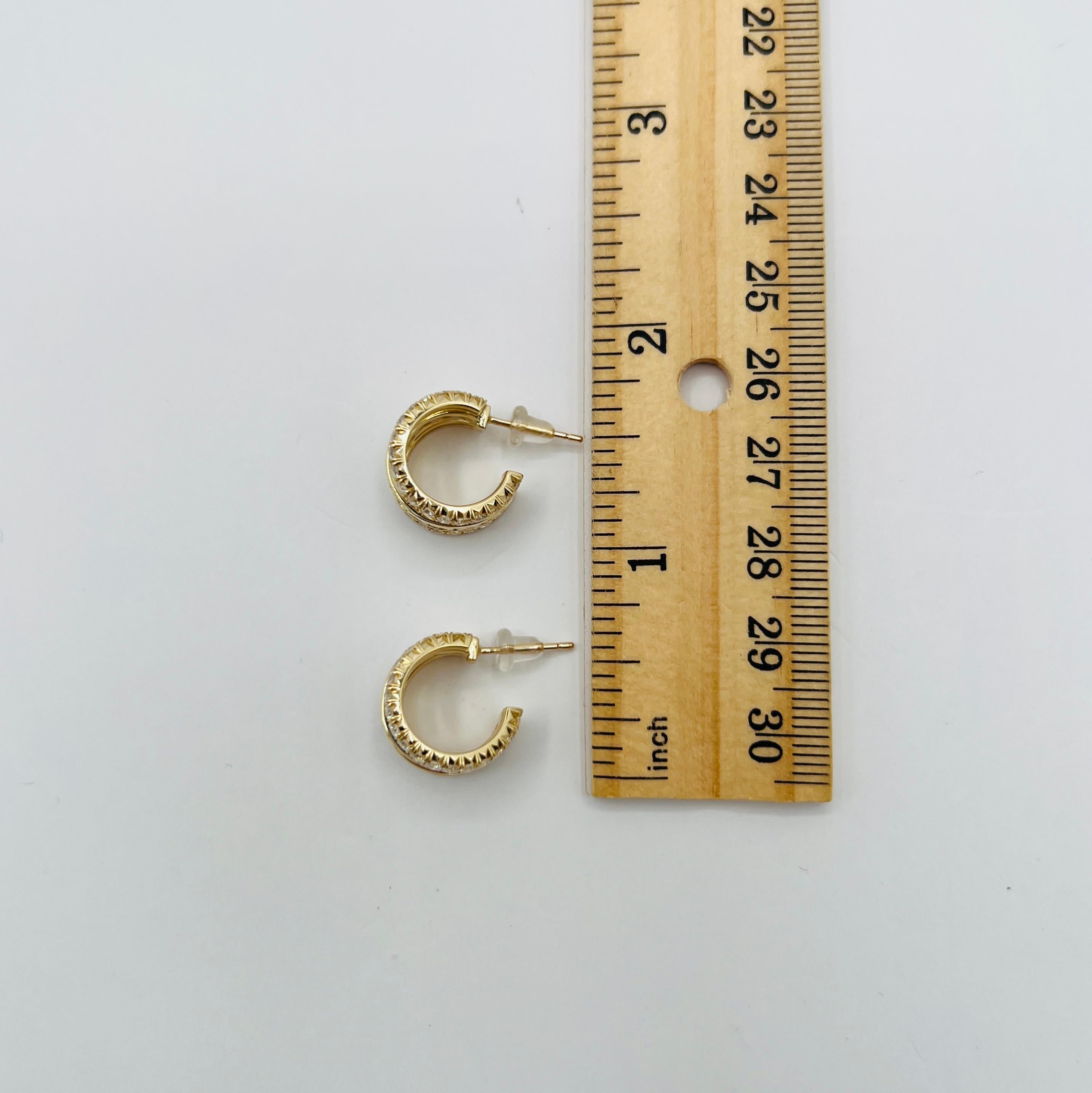 Boucles d'oreilles triples en or jaune 14k et diamants blancs baguettes et ronds en vente 1