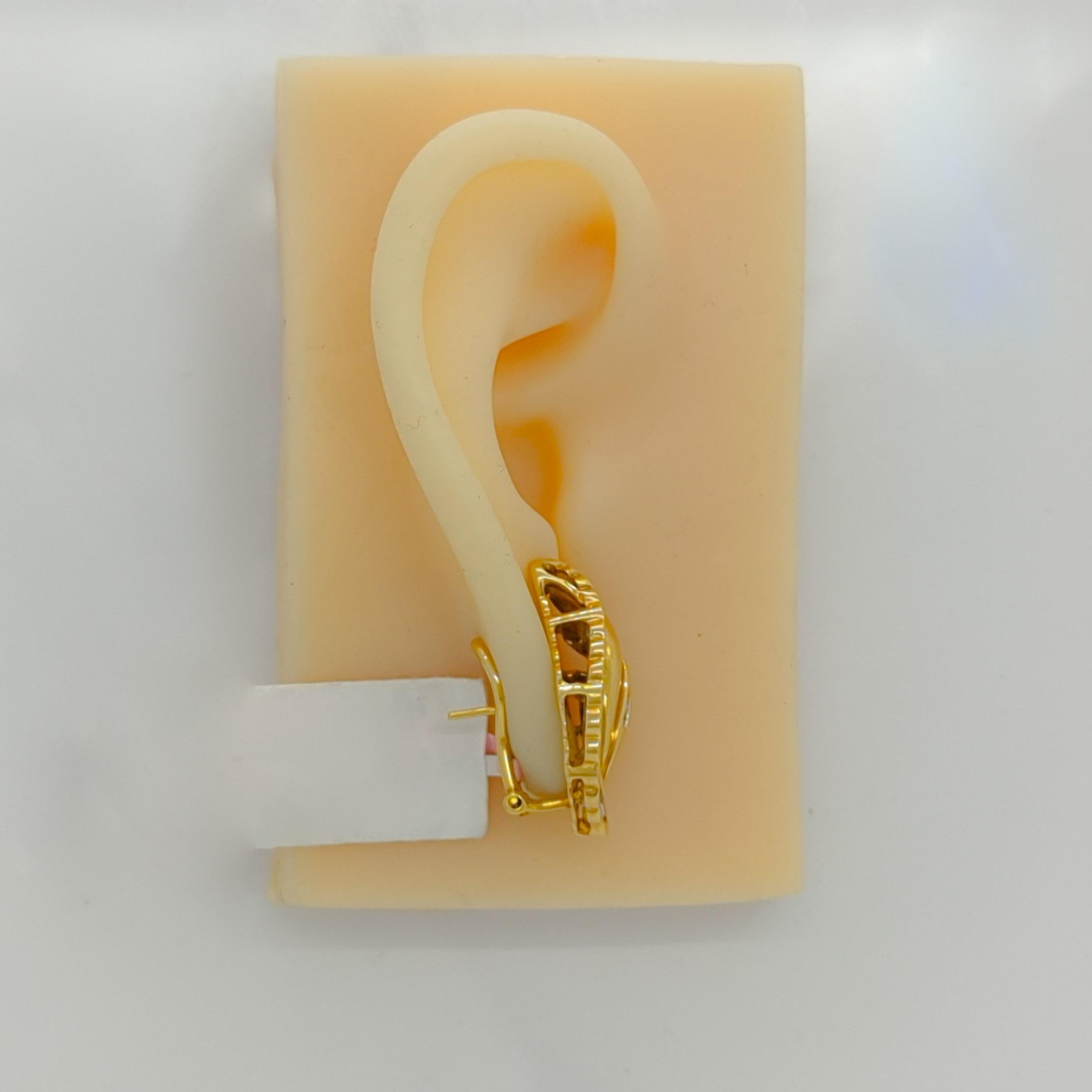 Taille baguette Boucles d'oreilles baguette en or jaune 18K et diamant blanc en vente