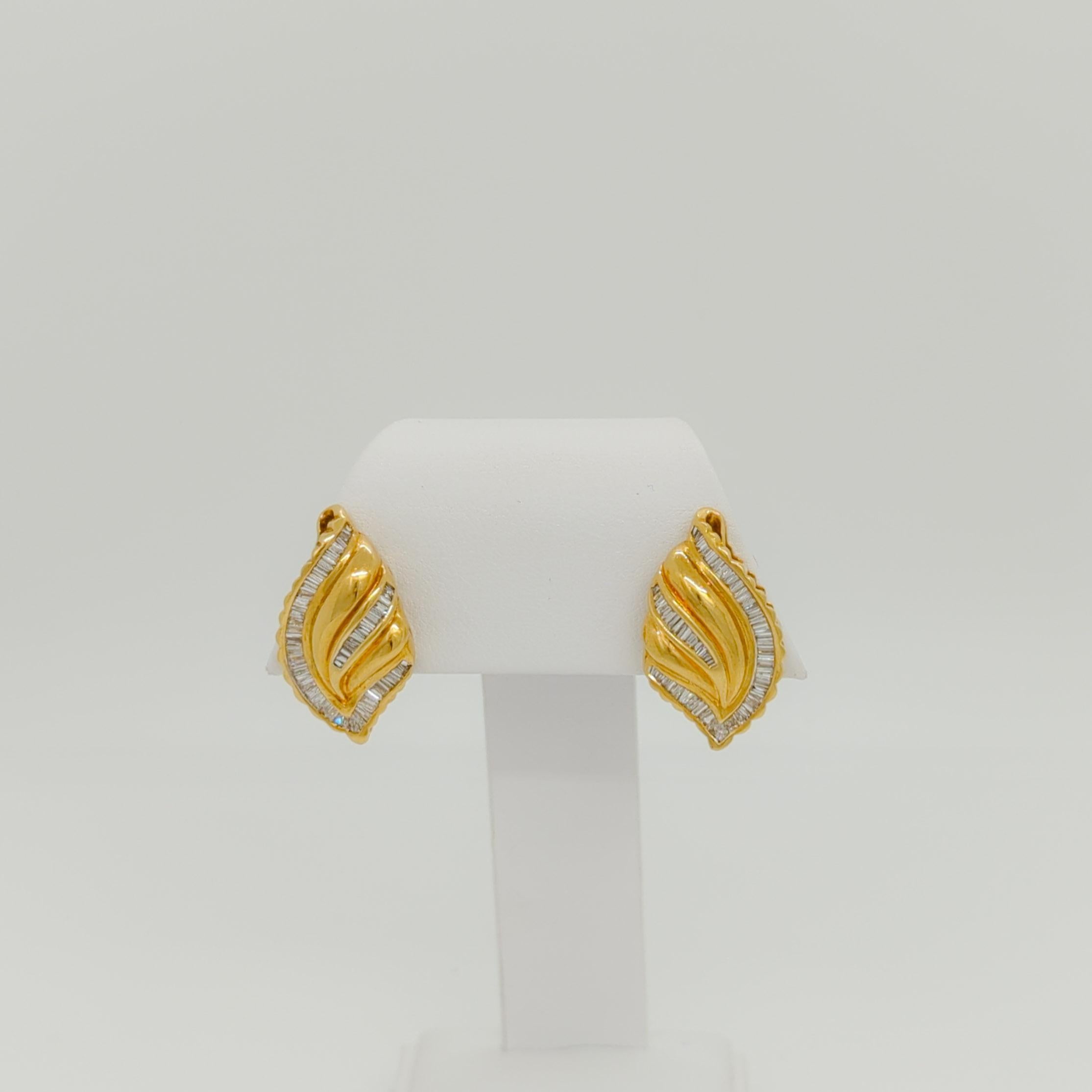 Women's or Men's White Diamond Baguette Earrings in 18K Yellow Gold For Sale