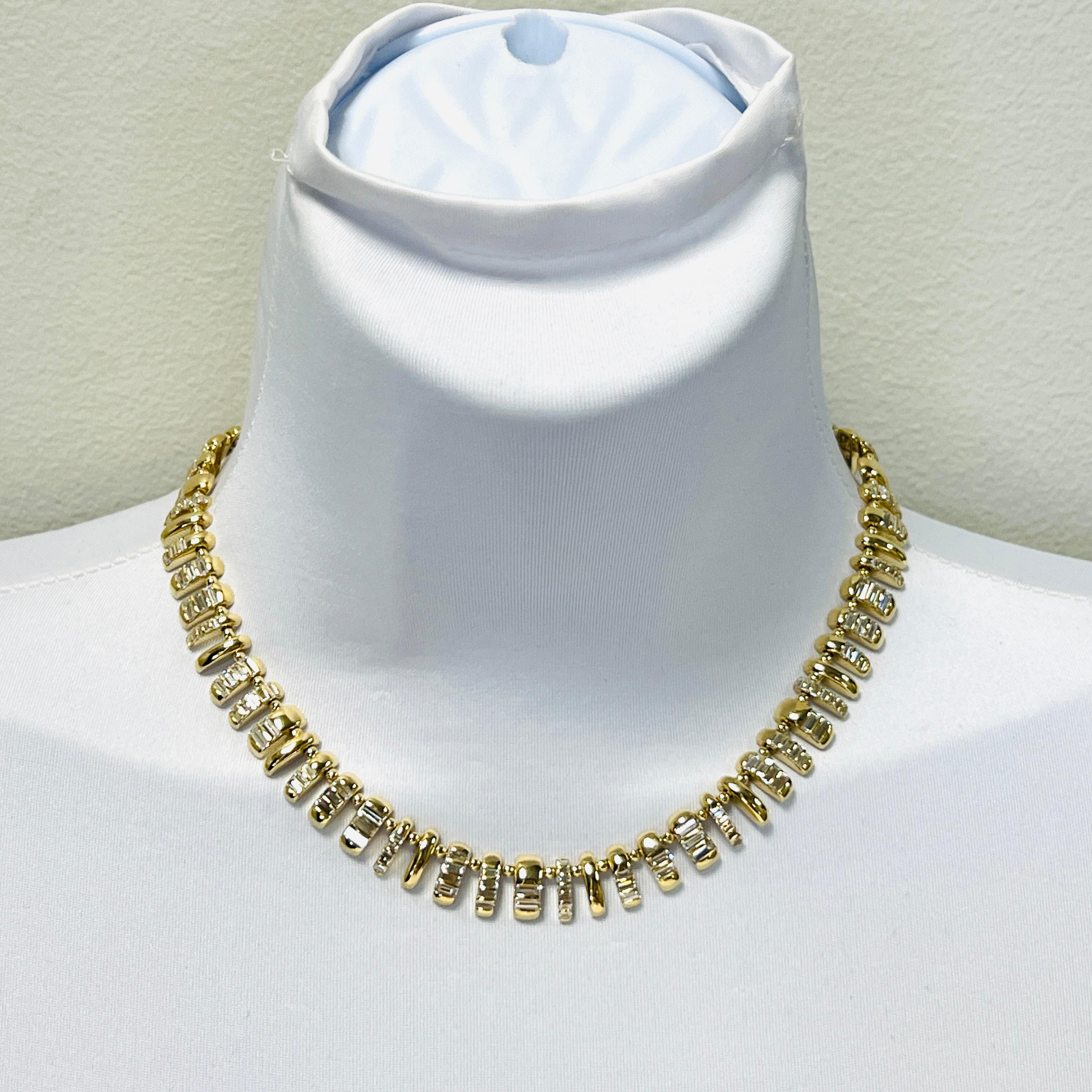 Taille baguette Collier baguette en diamant blanc en or jaune 14K en vente