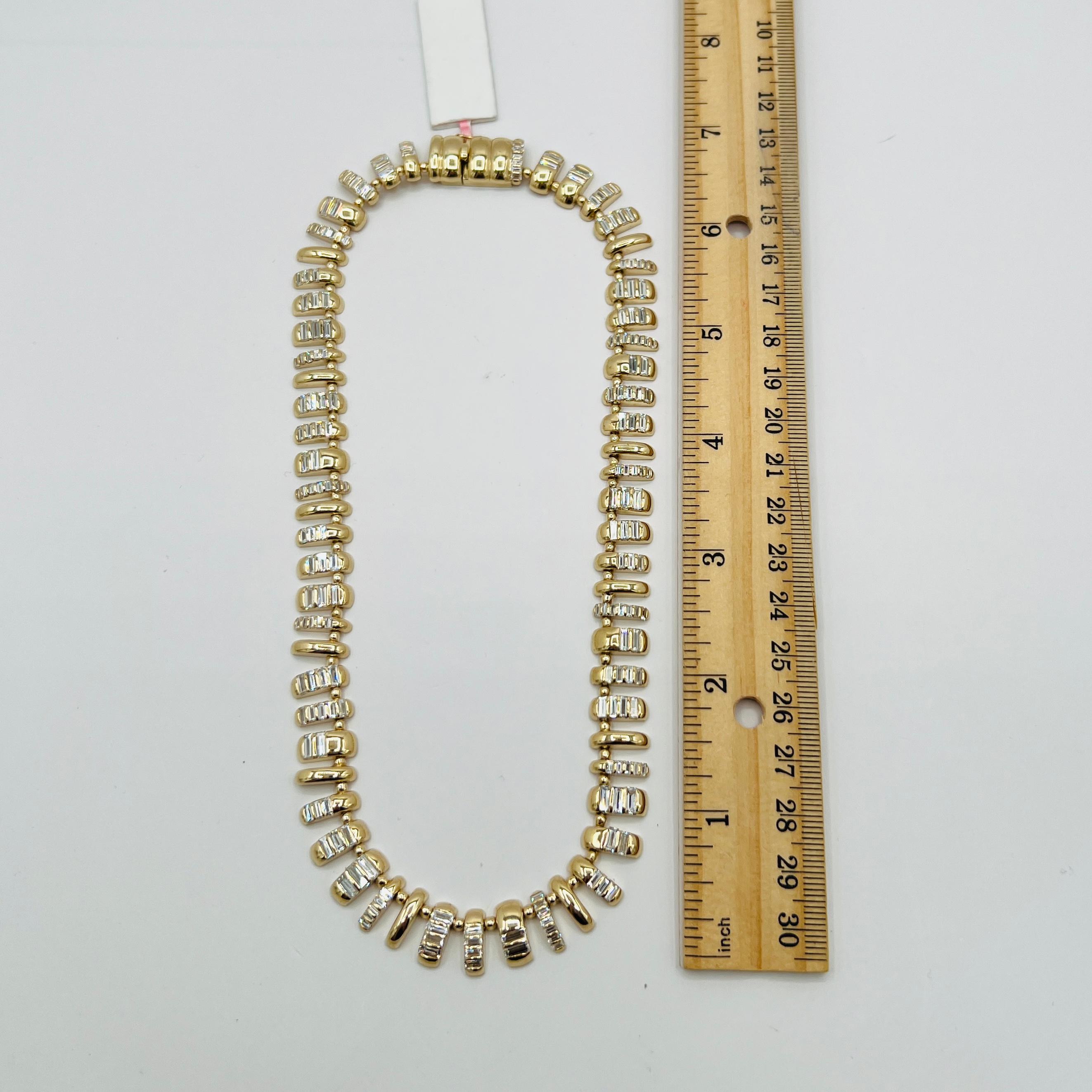 Collier baguette en diamant blanc en or jaune 14K en vente 3