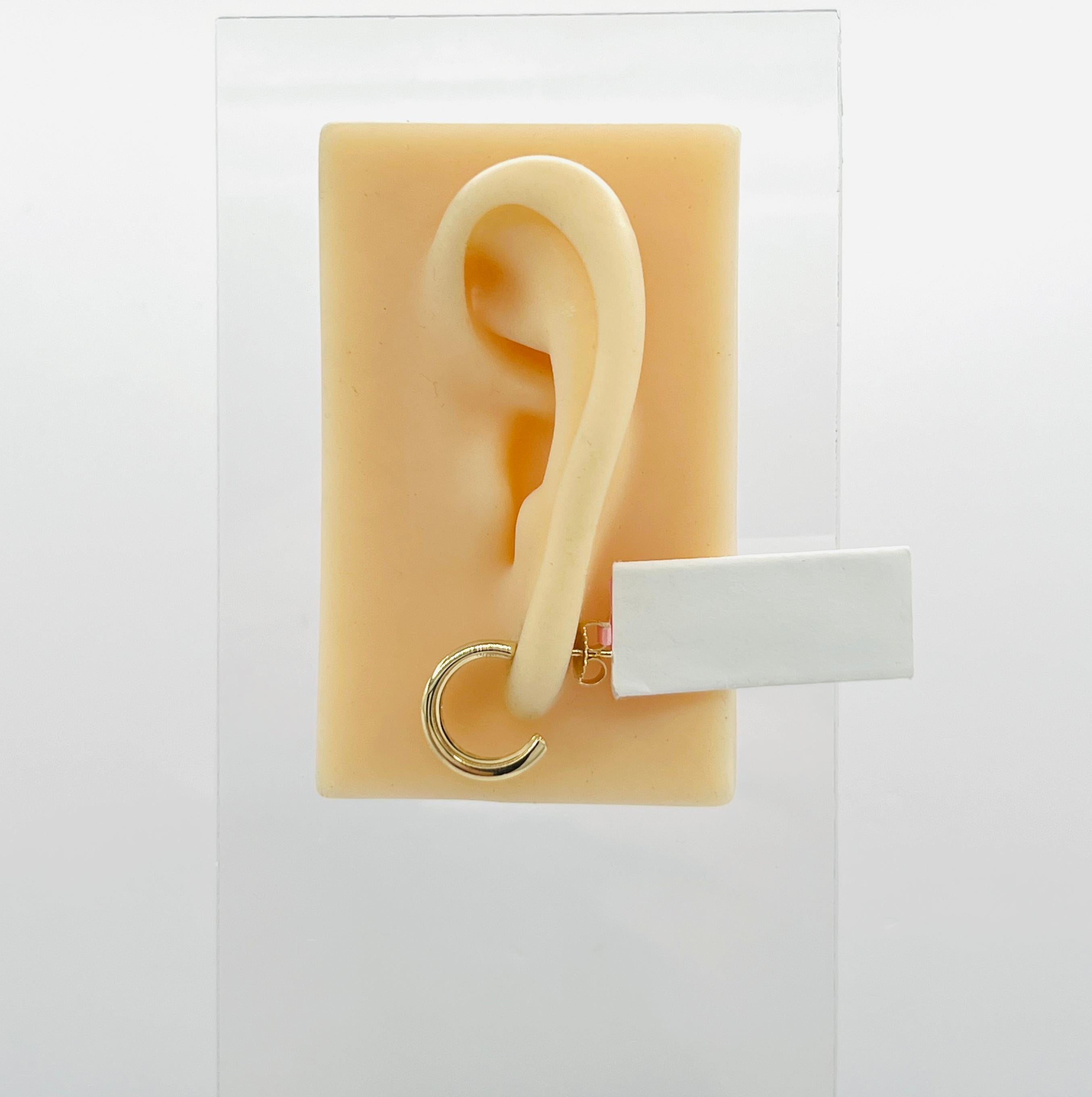 Taille baguette Boucles d'oreilles en or jaune 14K avec diamants blancs baguettes et demi-cercles en vente