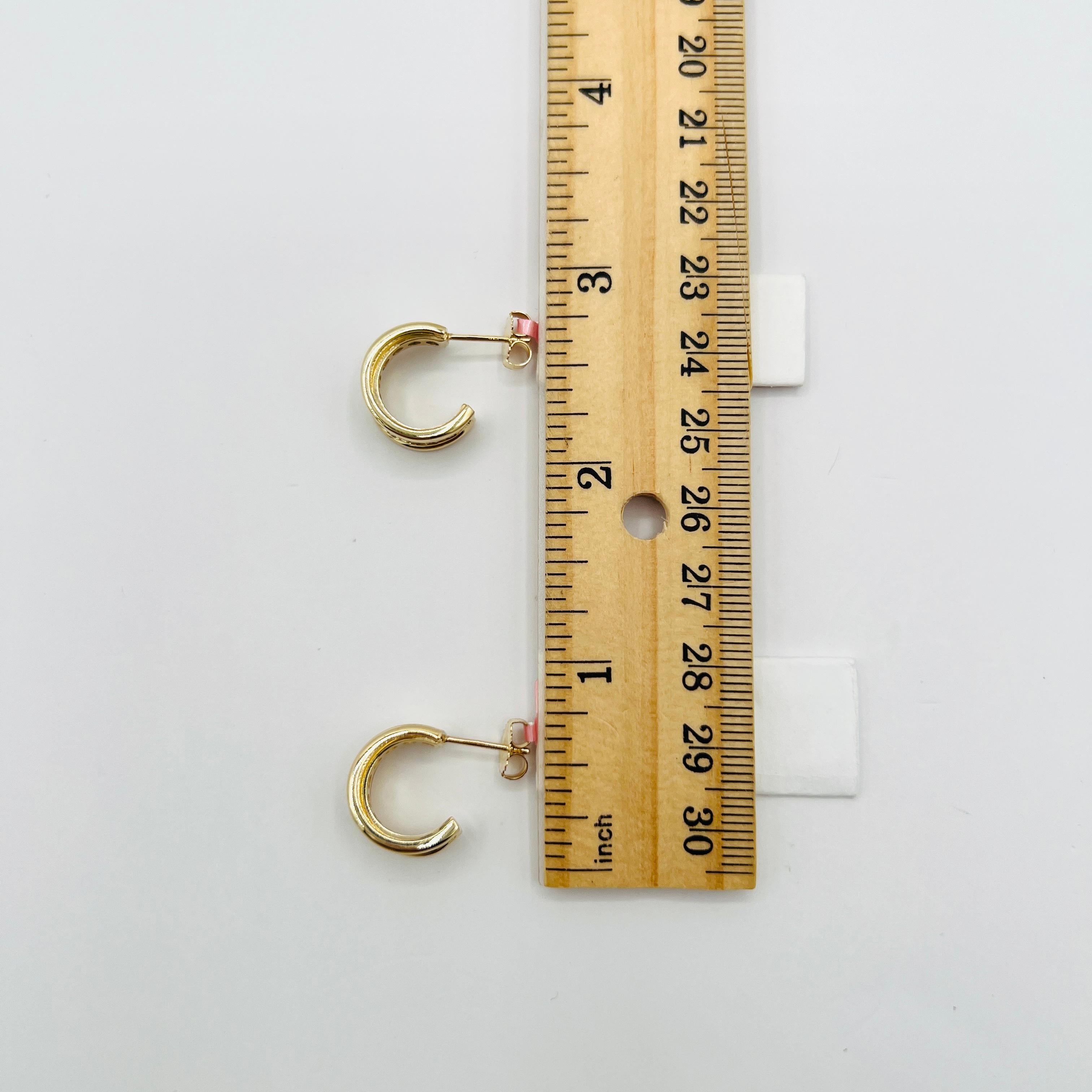 Boucles d'oreilles en or jaune 14K avec diamants blancs baguettes et demi-cercles en vente 2