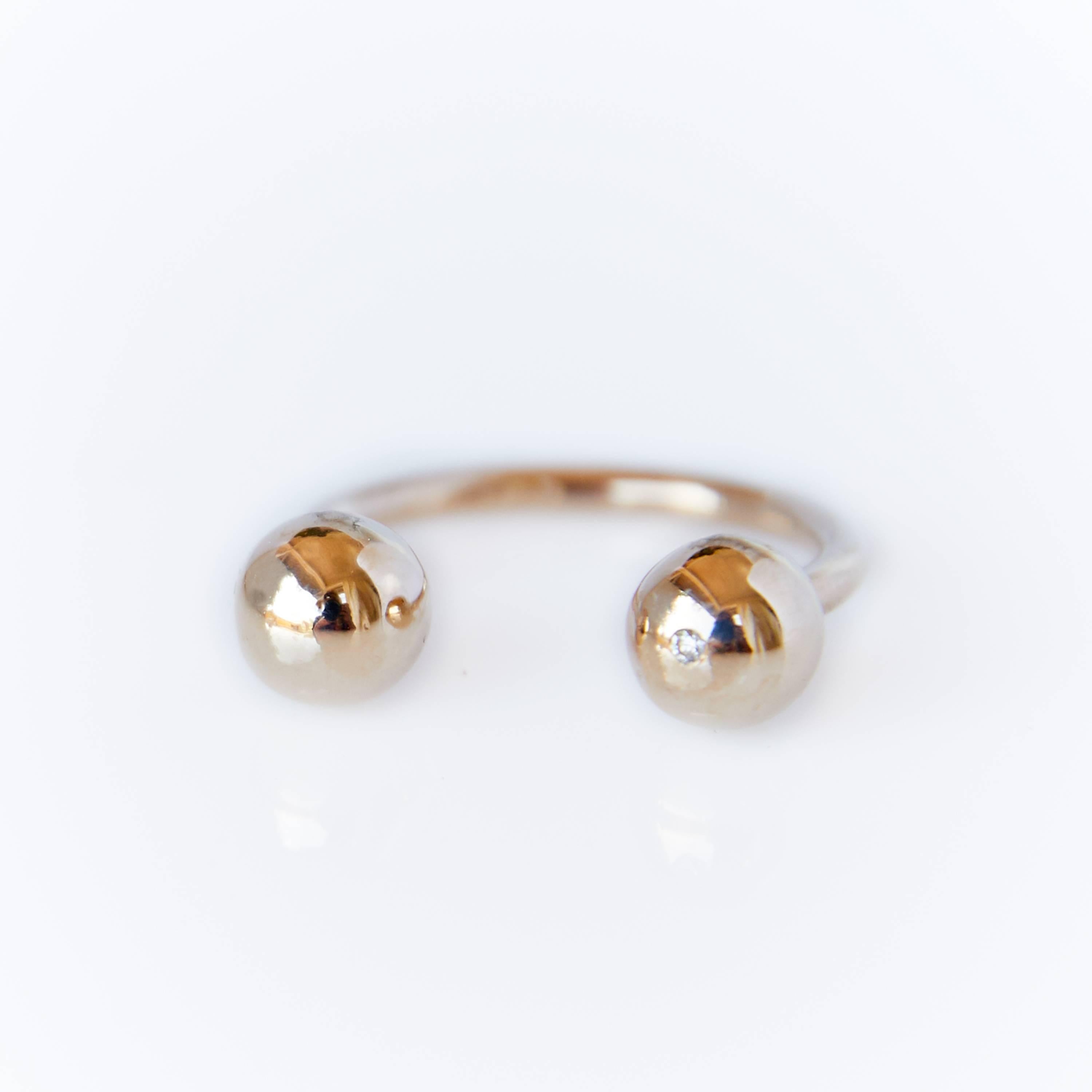 White Diamond Ball Stackable Cocktail Ring J Dauphin

Adjustable Ring with gem

J DAUPHIN 