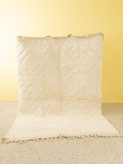 Contemporary Beni Ourain Moroccan Berber Rug creamy withe diamond pattern
