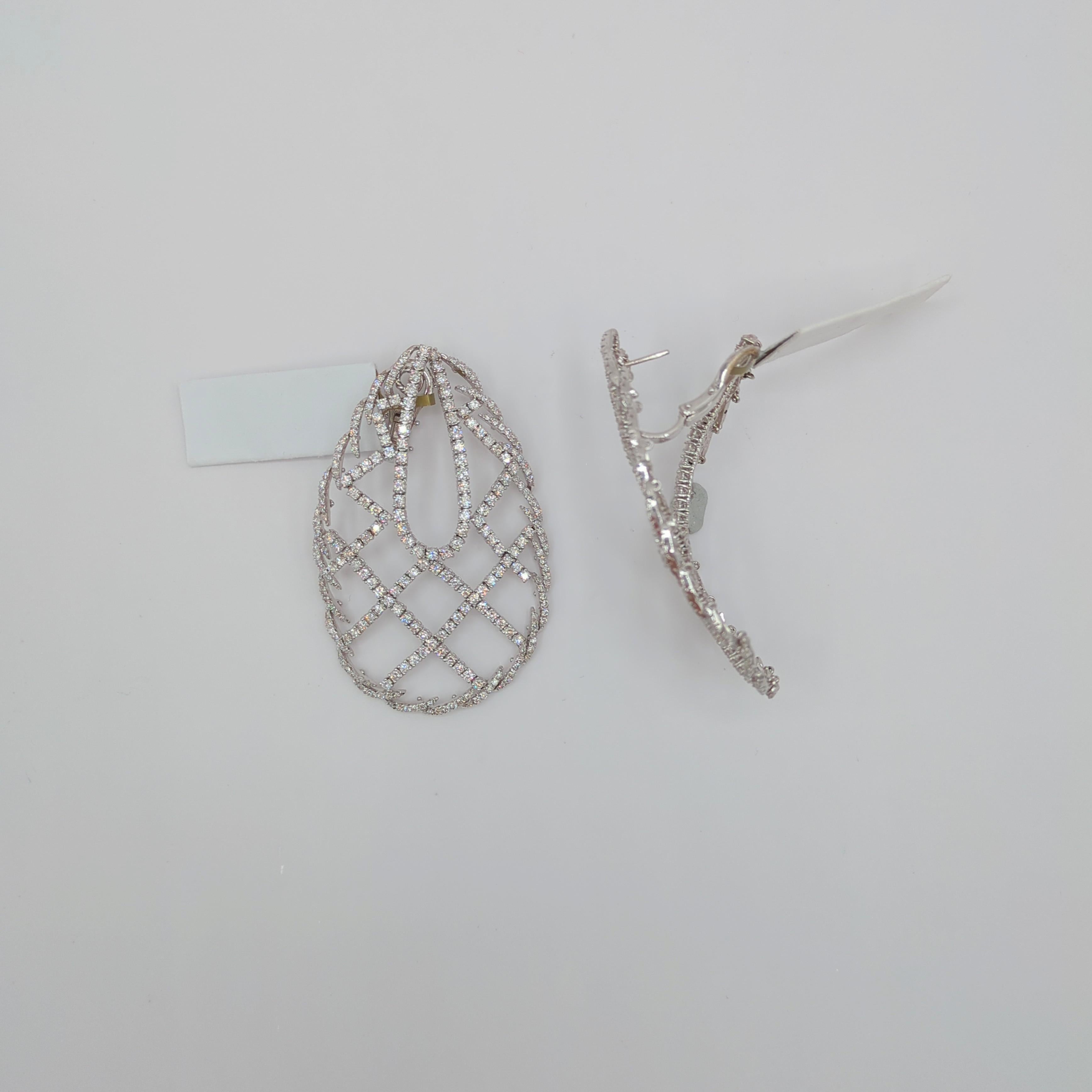 Women's or Men's White Diamond Big Earrings in 18K White Gold For Sale