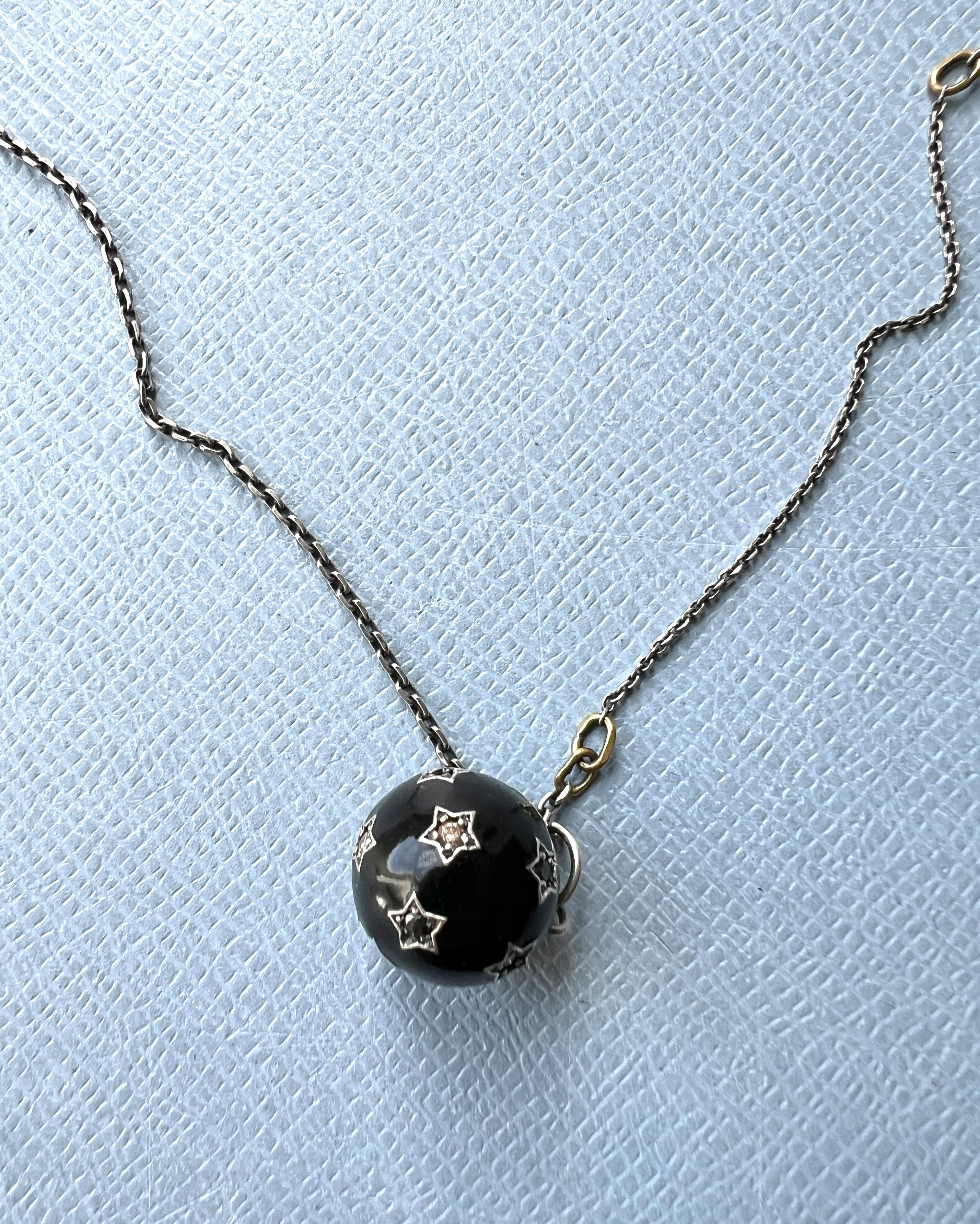 White Diamond Black Diamond Star Pendant Necklace Black Enamel Ball in vendita 11