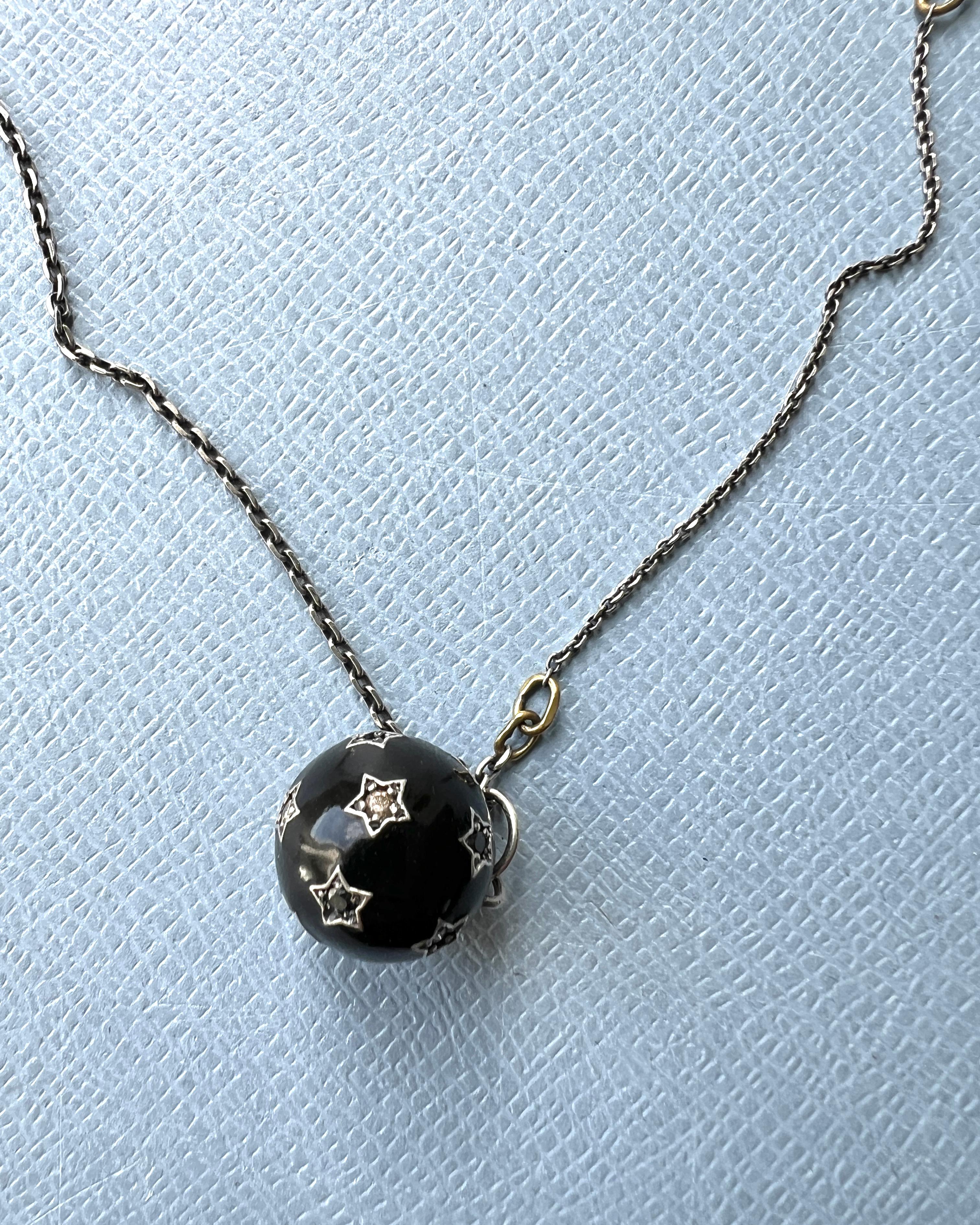 White Diamond Black Diamond Star Pendant Necklace Black Enamel Ball in vendita 13