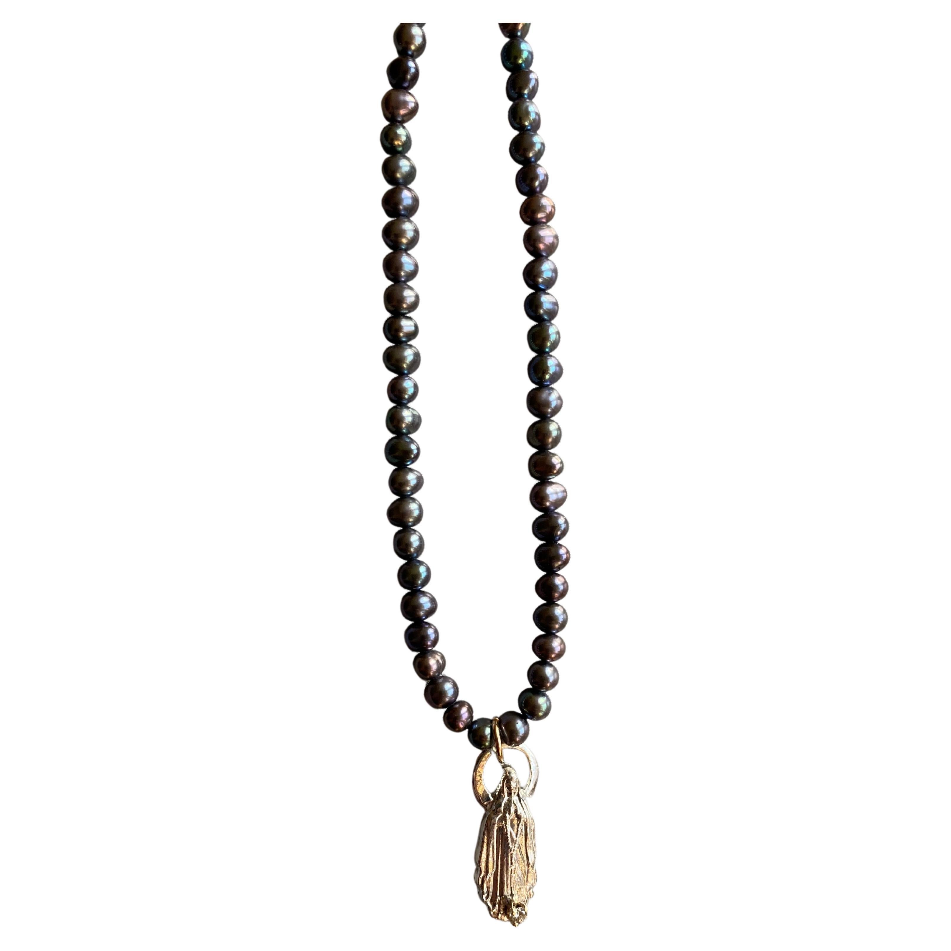Halskette mit schwarzem Perlen-Perlen-Perlenanhänger, Jungfrau Maria, Medaille J Dauphin im Angebot