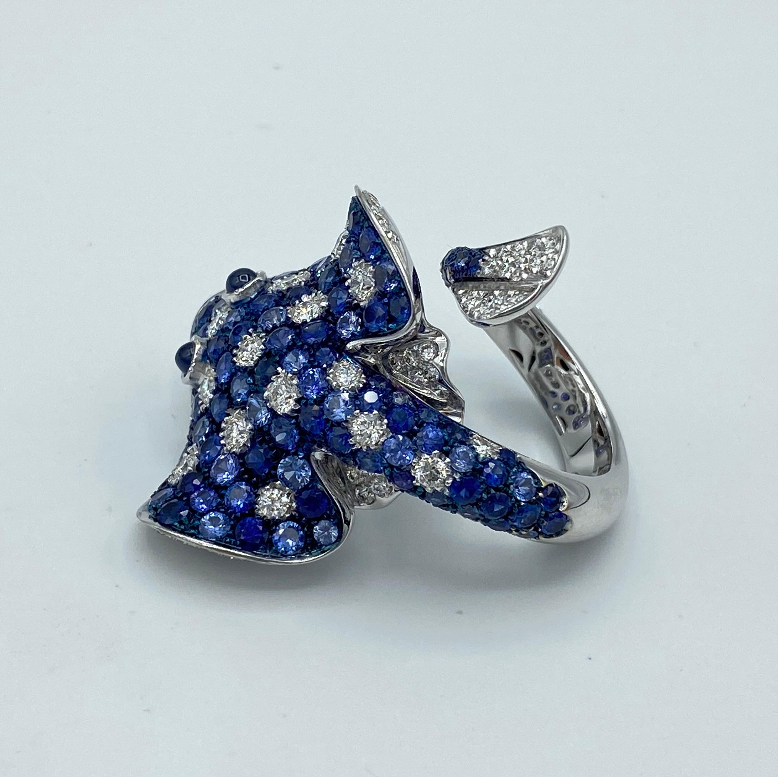 Artisan White Diamond Blue Sapphire 18 Karat Gold Fashion Ray Fish Made in Italy Ring For Sale