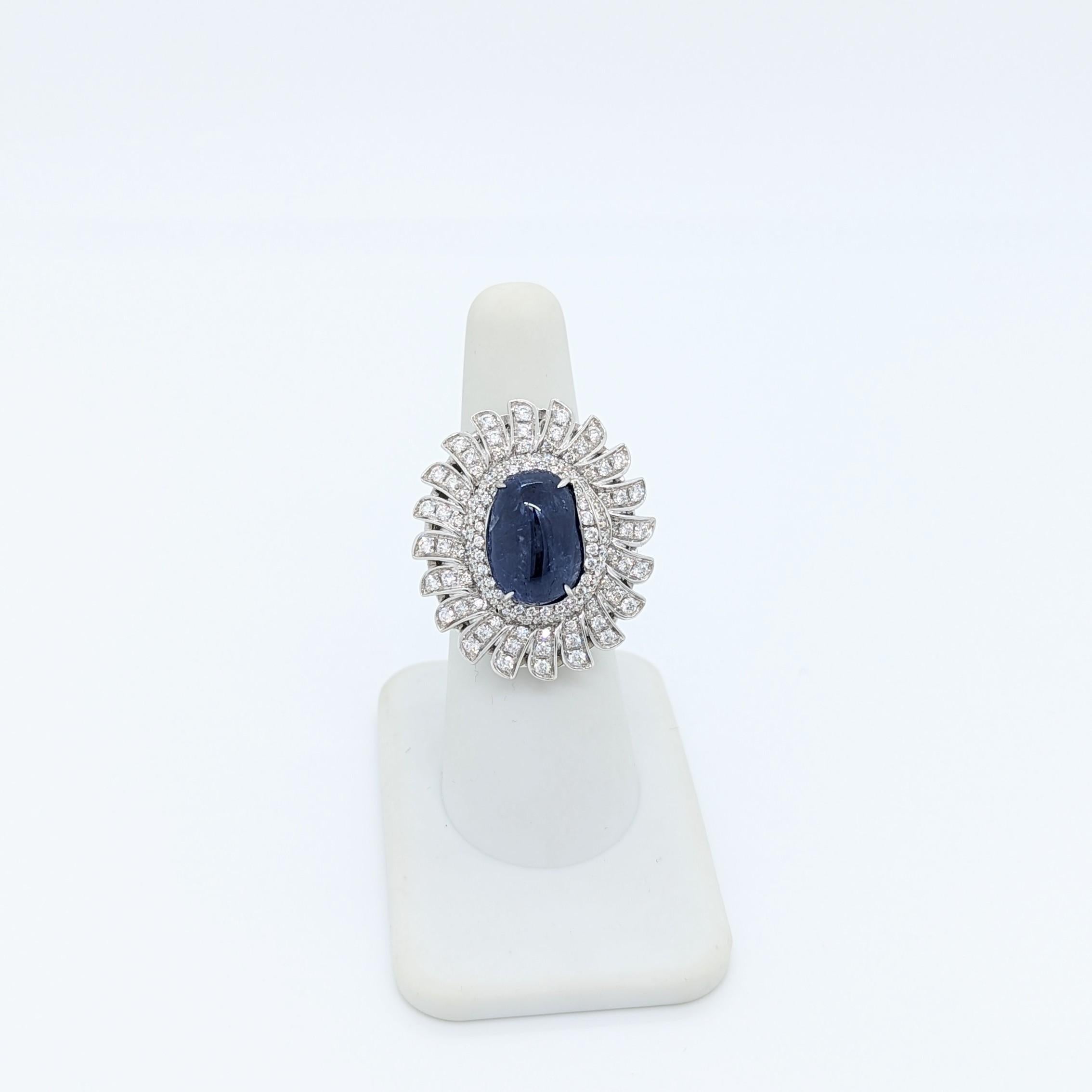 White Diamond & Blue Sapphire Cocktail Ring in 18K White Gold In New Condition For Sale In Los Angeles, CA