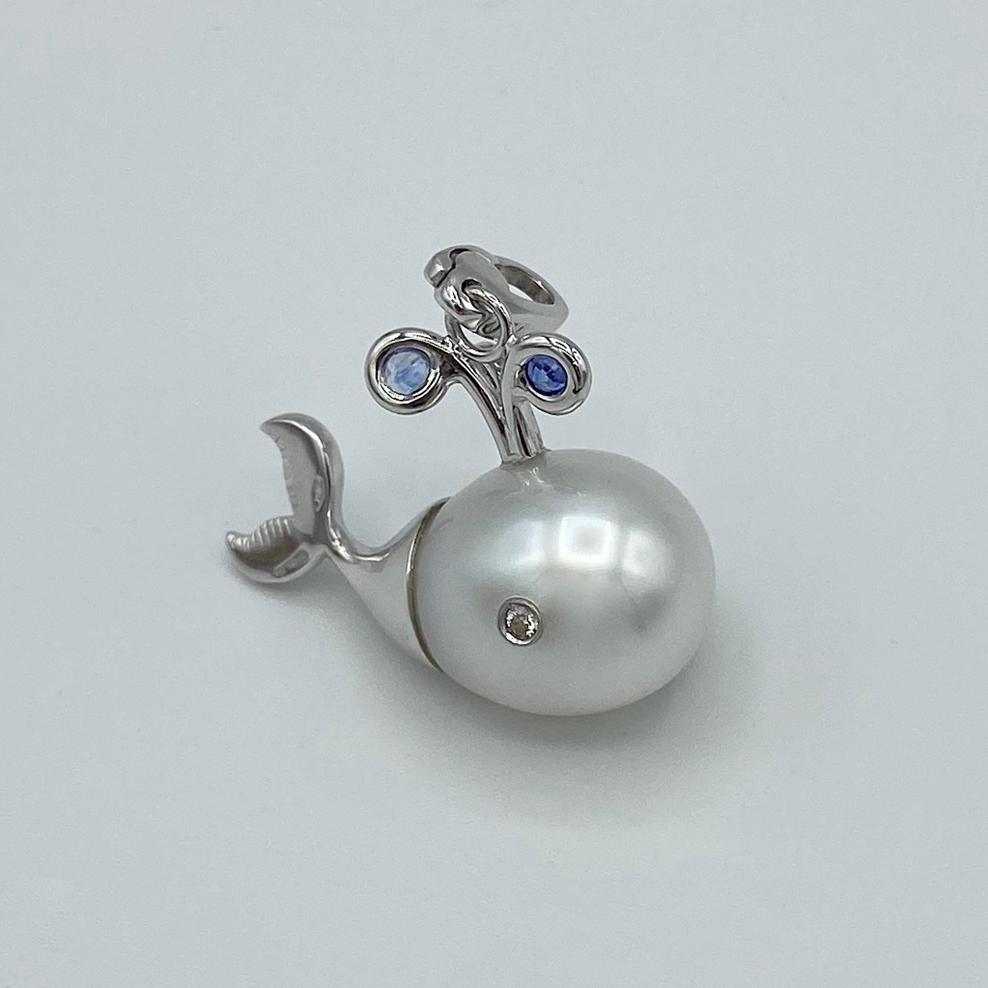 White Diamond Blue Sapphire Pearl 18 Karat Gold Whale Pendant/Necklace and Charm In New Condition In Bussolengo, Verona