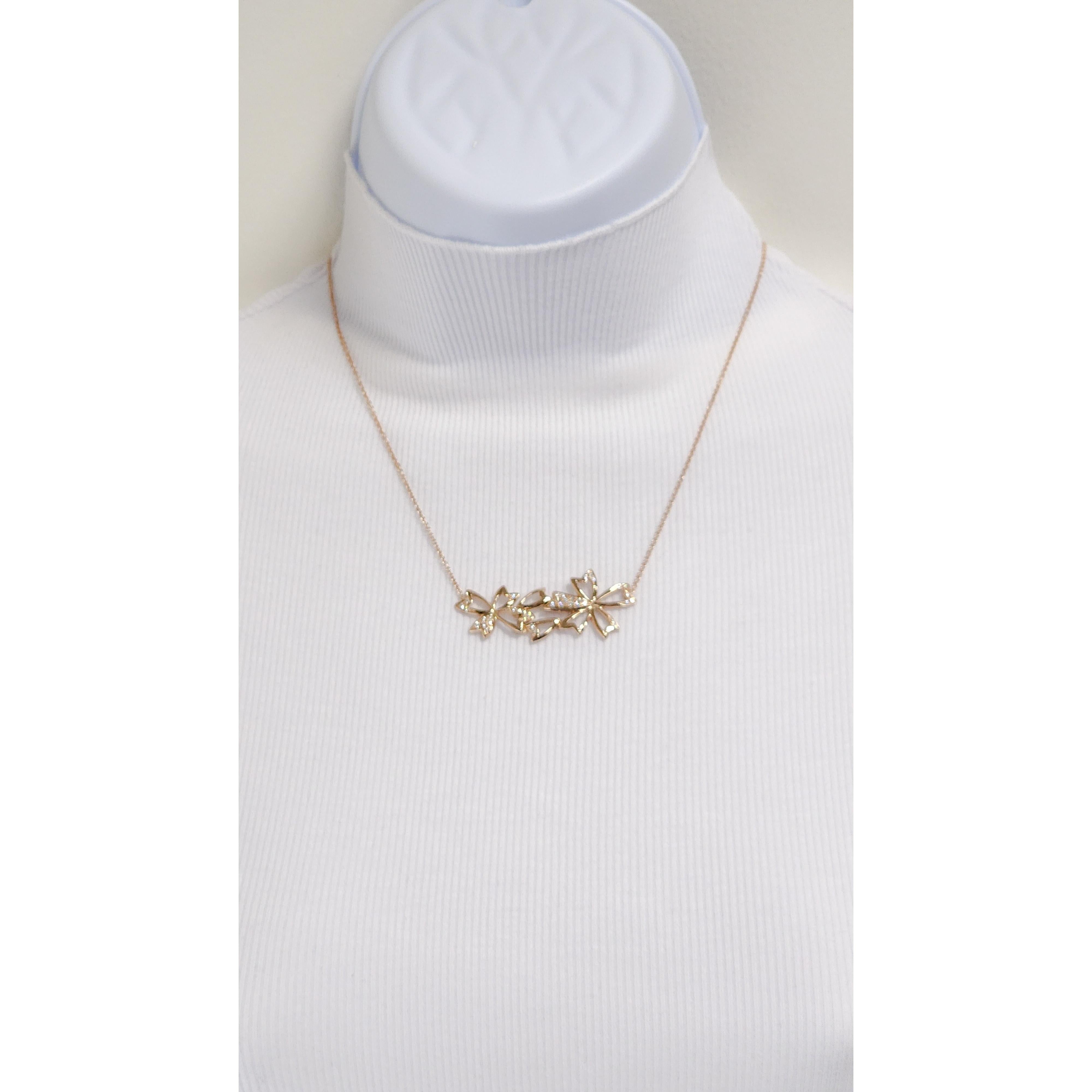Weiße Diamant-Bogen-Anhänger-Halskette aus 18k Rose Gold im Zustand „Neu“ im Angebot in Los Angeles, CA