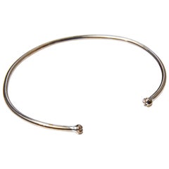 Pulsera tipo brazalete con diamantes blancos J Dauphin apilable de oro de 14k