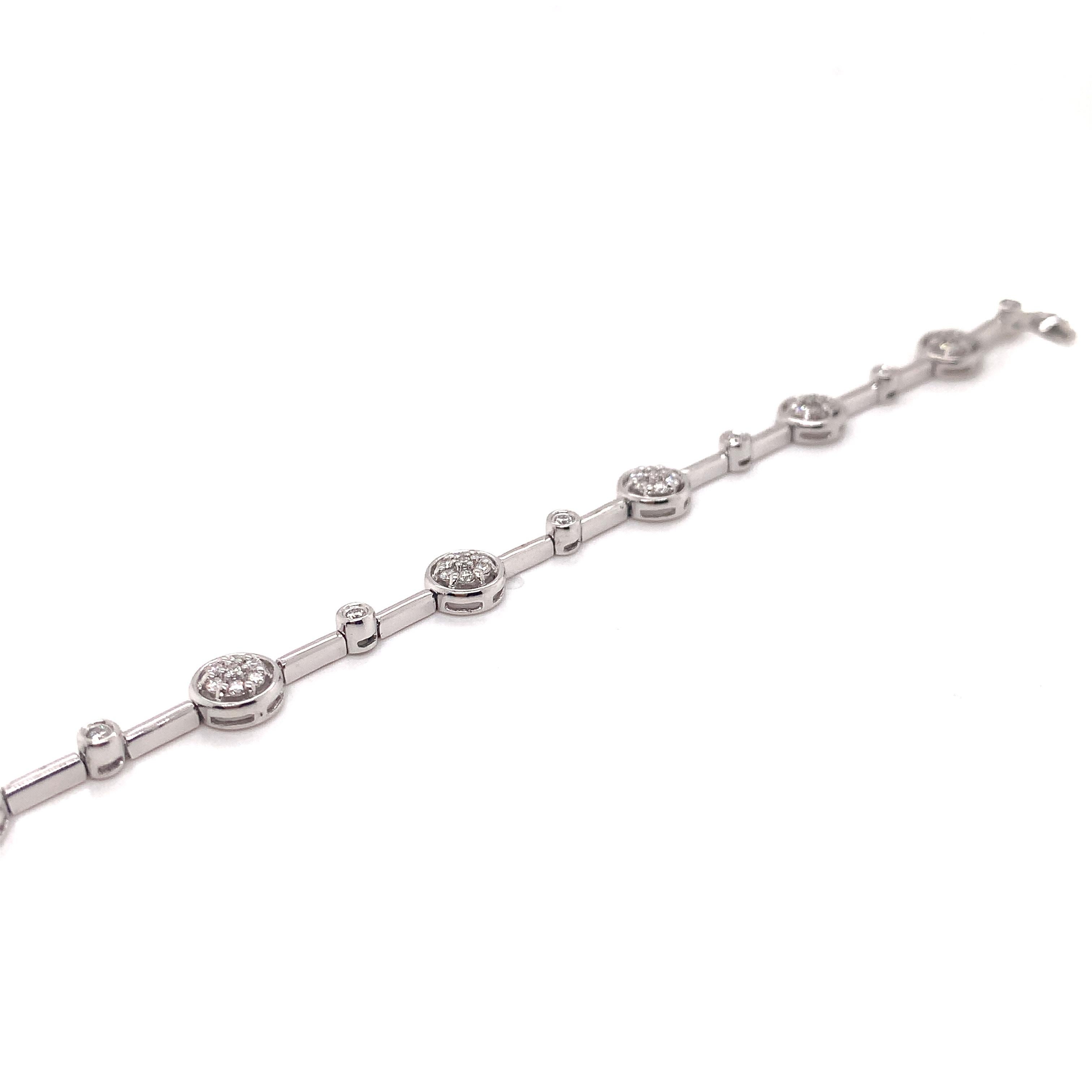 White Diamond Bracelet in 14 Karat White Gold In New Condition For Sale In Hong Kong, HK