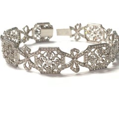 Bracelet en platine avec diamants blancs