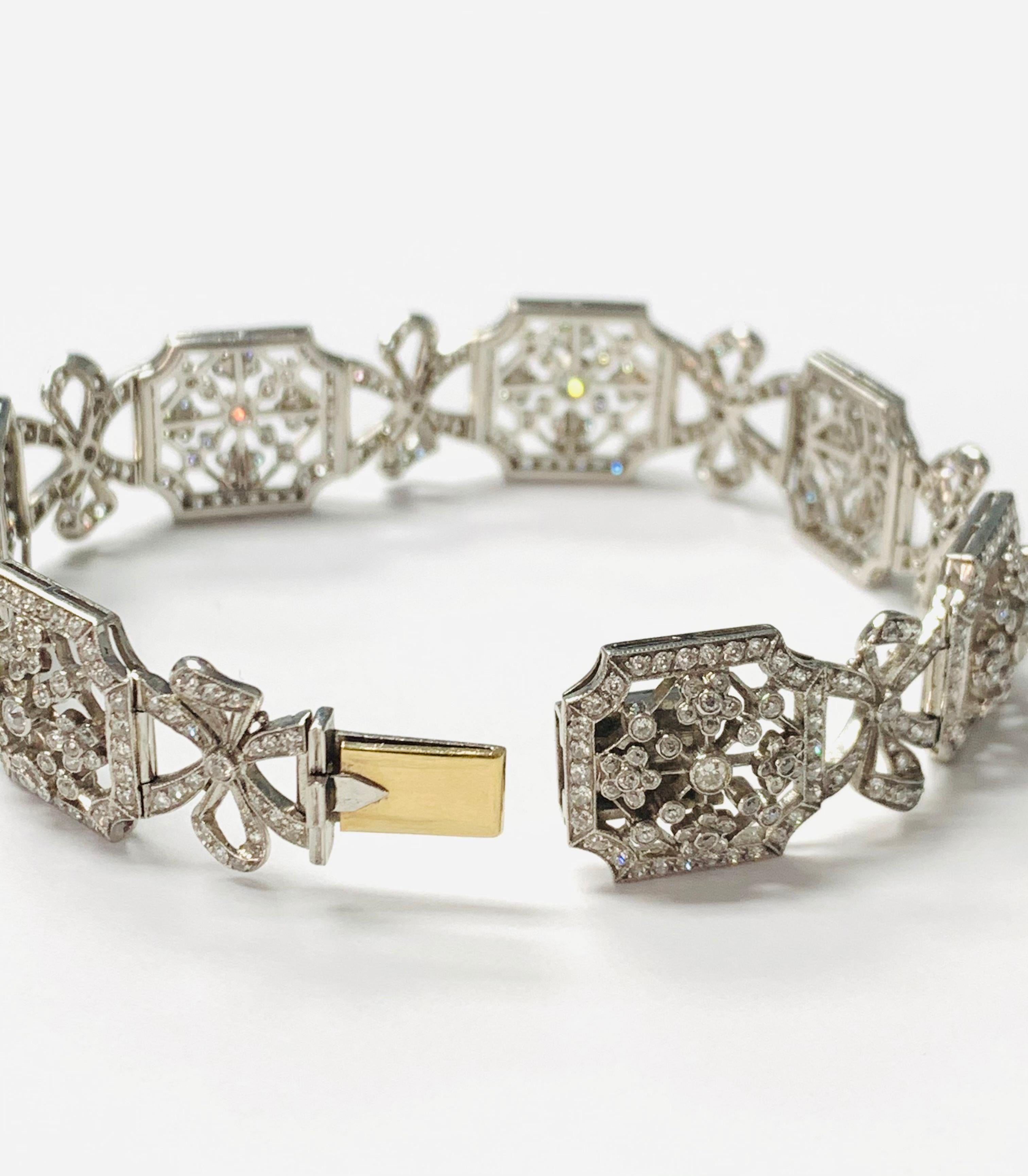 Women's White Diamond Bracelet in Platinum For Sale