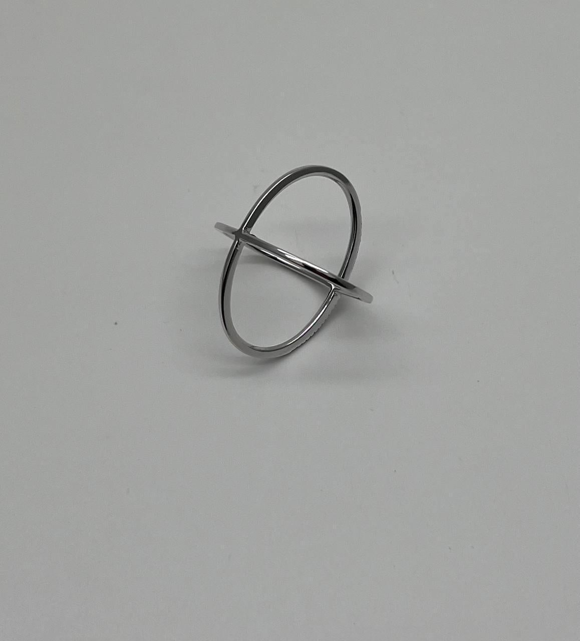 Contemporary White Diamond Brilliant Criss Cross X Statement 14 Karat White Gold Fashion Ring For Sale