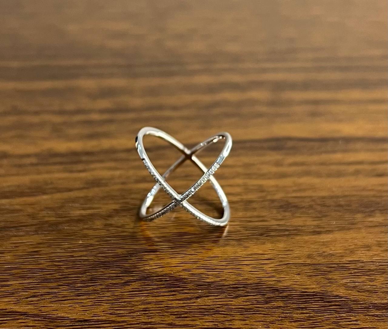 White Diamond Brilliant Criss Cross X Statement 14 Karat White Gold Fashion Ring For Sale 1