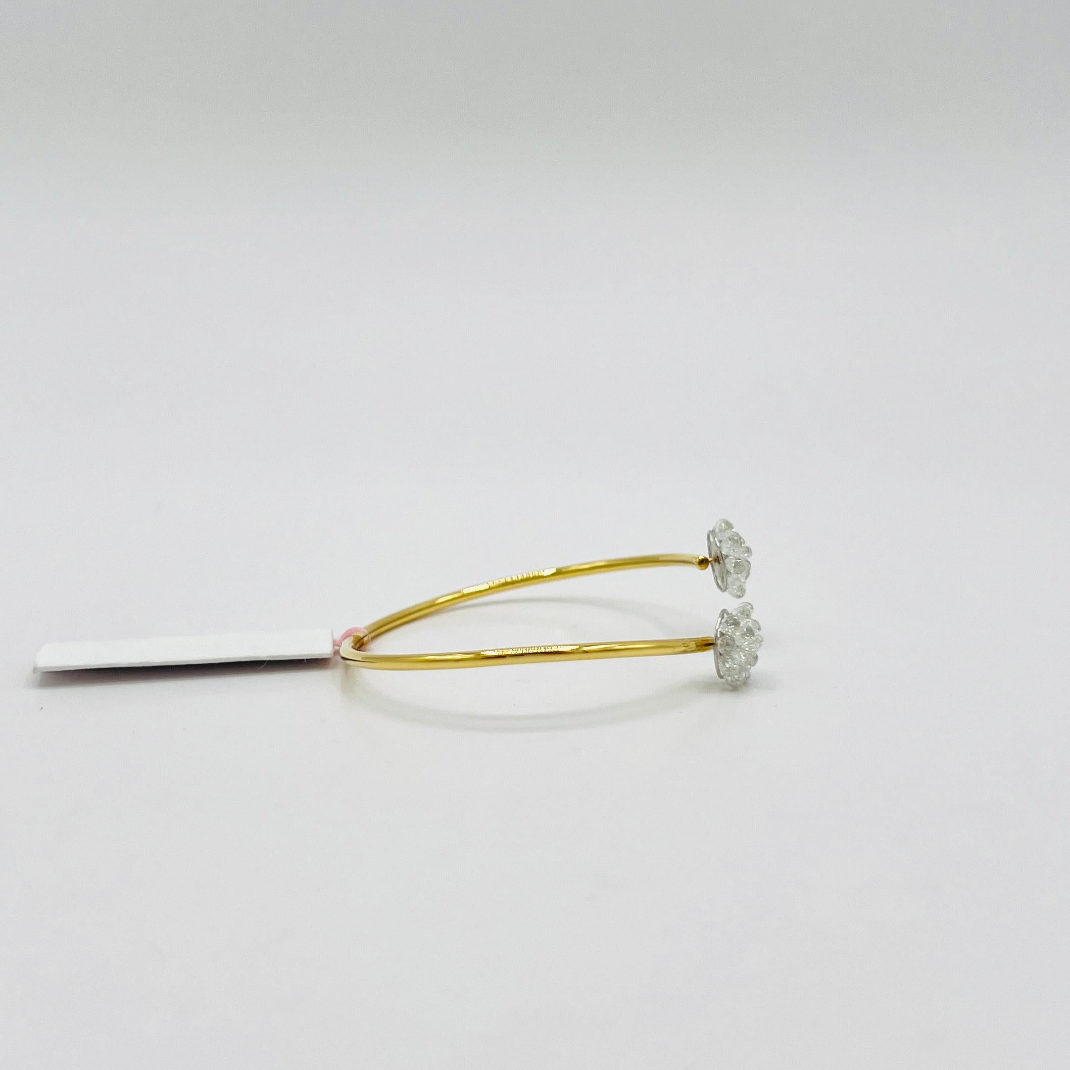Bracelet ouvert en or jaune 18 carats avec briolette de diamants blancs en vente 2