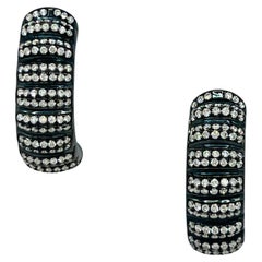 Semi aros gruesos de diamante blanco en oro blanco de 18k y rodio negro