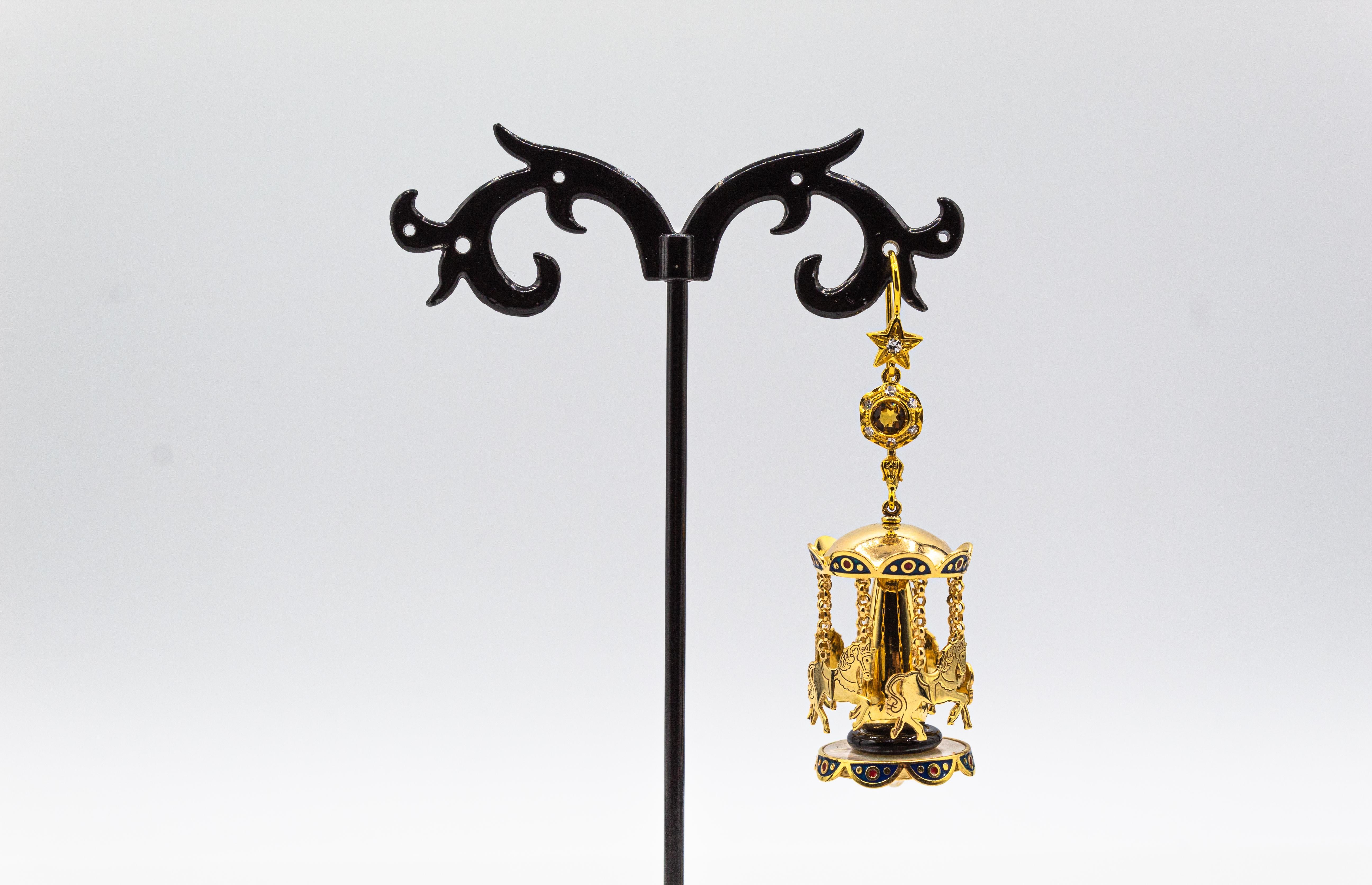 Gelbgold-Ohrstecker „Carousel“ mit weißem Diamant, Citrin, Onyx, Perle und Emaille für Damen oder Herren im Angebot