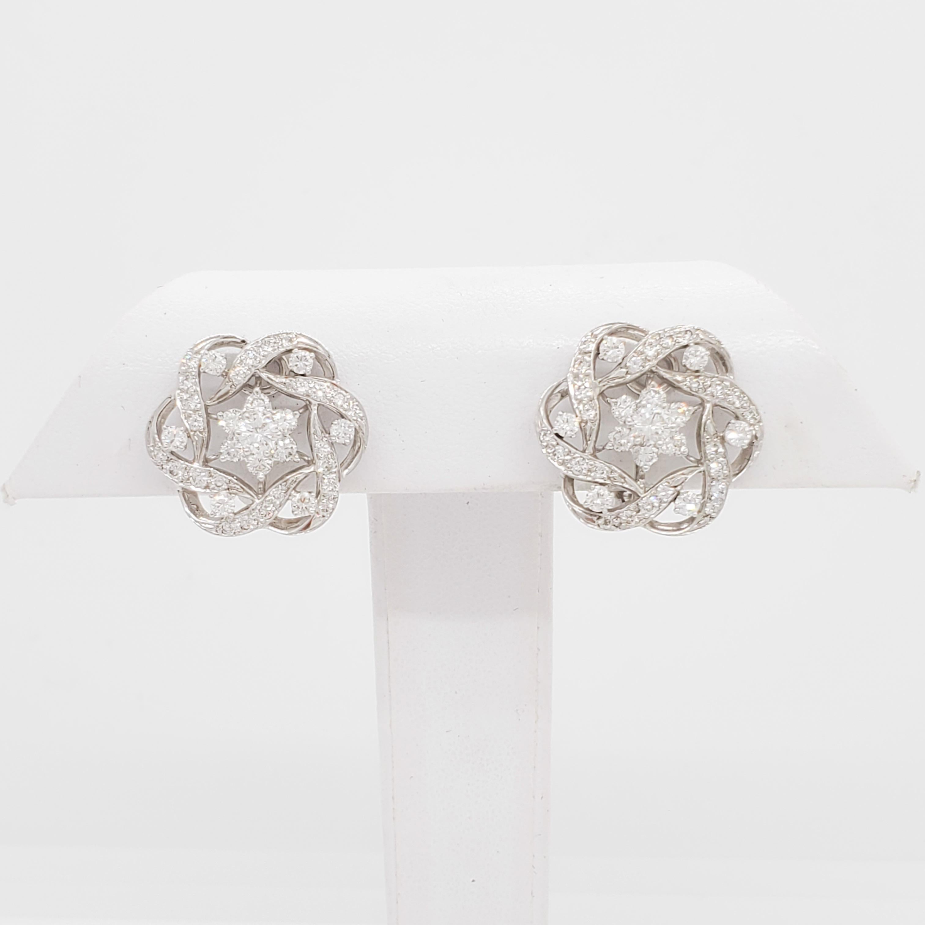 White Diamond Cluster Clip on Earrings in 14k White Gold In New Condition For Sale In Los Angeles, CA