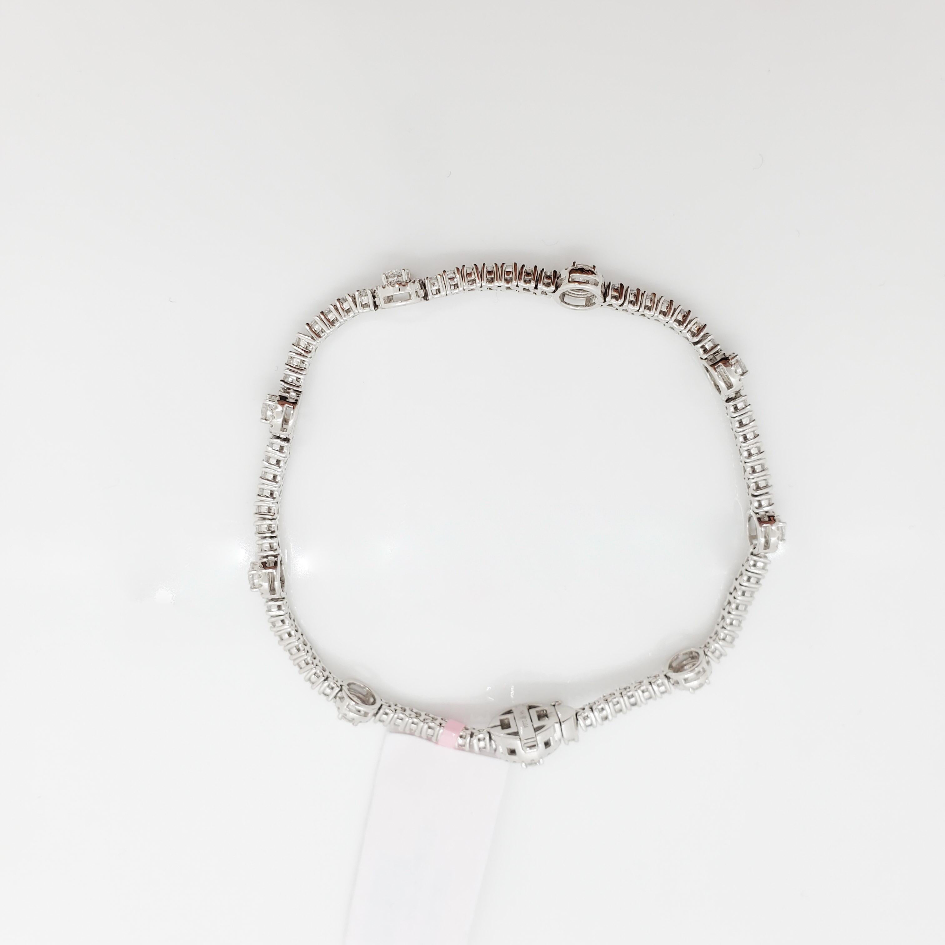Bracelet à maillons grappe de diamants blancs en or blanc 14 carats en vente 1