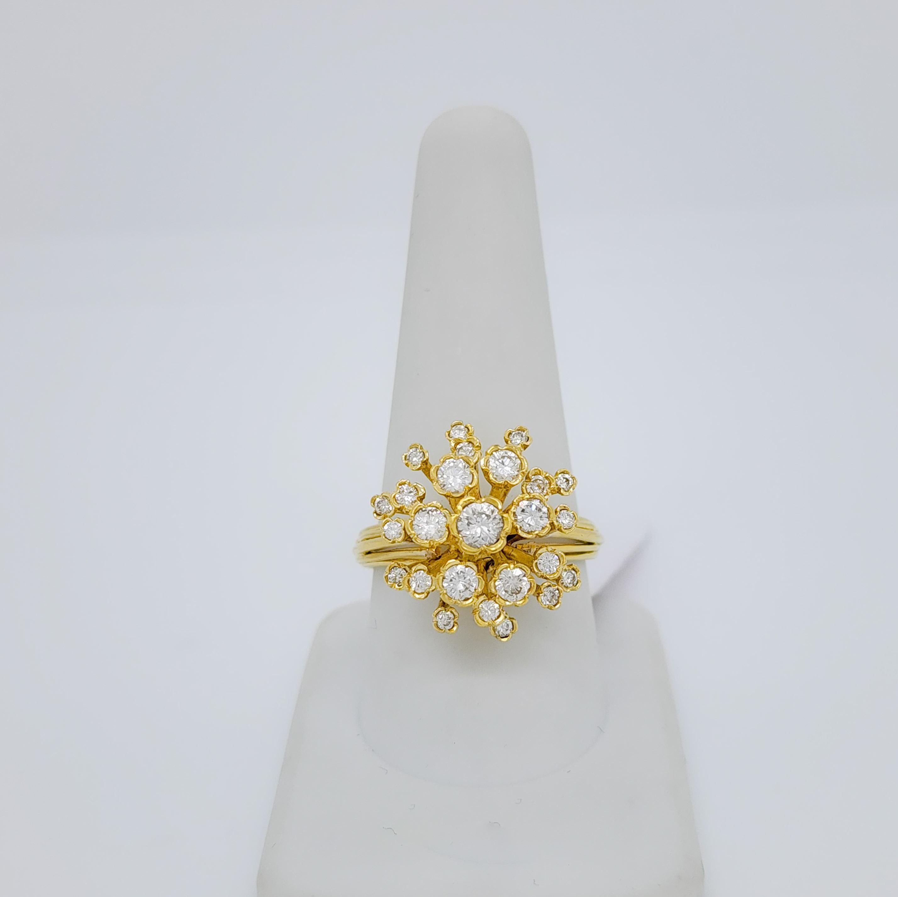 White Diamond Cluster Ring in 14k Yellow Gold In New Condition For Sale In Los Angeles, CA