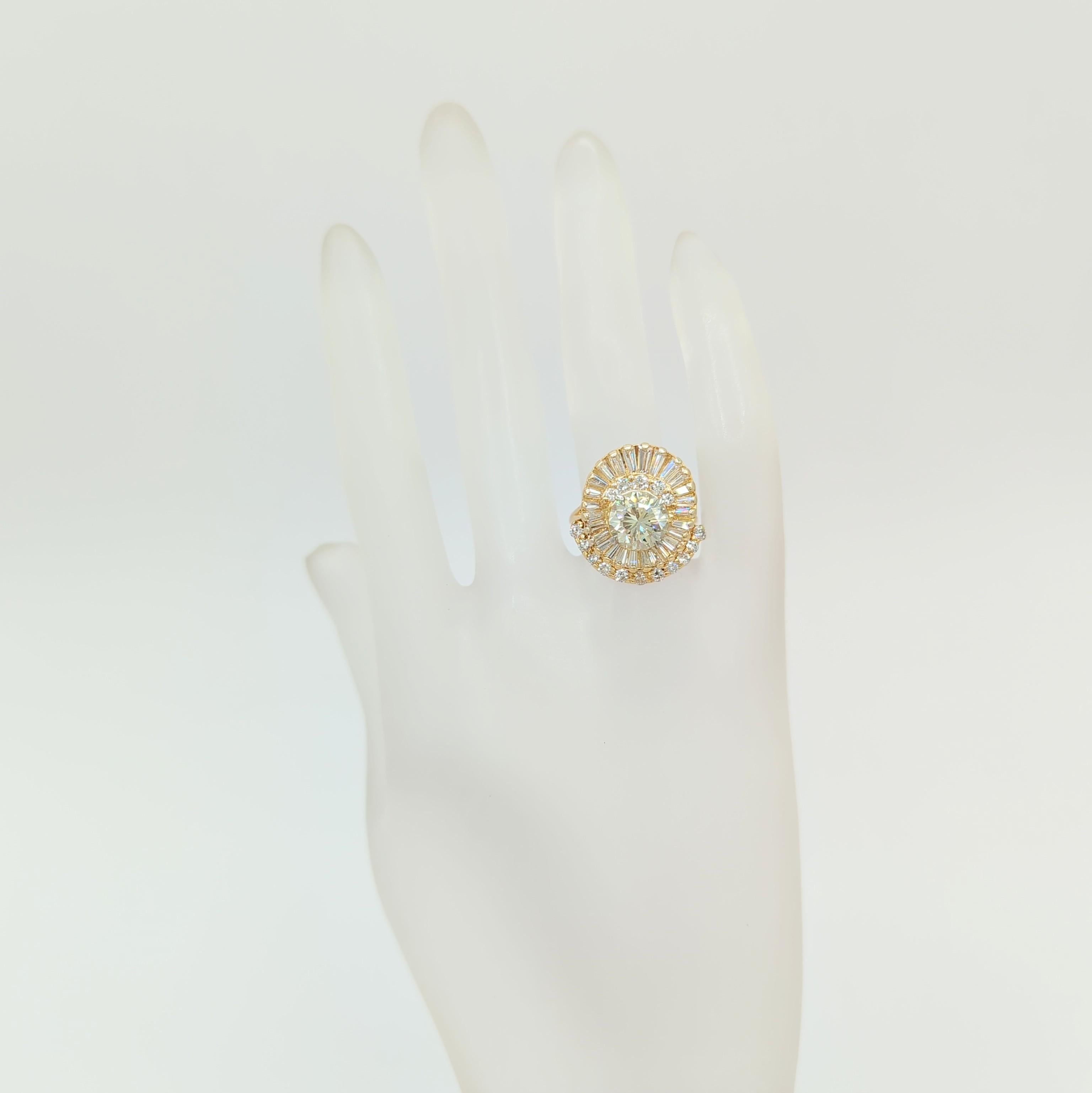 Round Cut White Diamond Cluster Ring in 18K Yellow Gold For Sale
