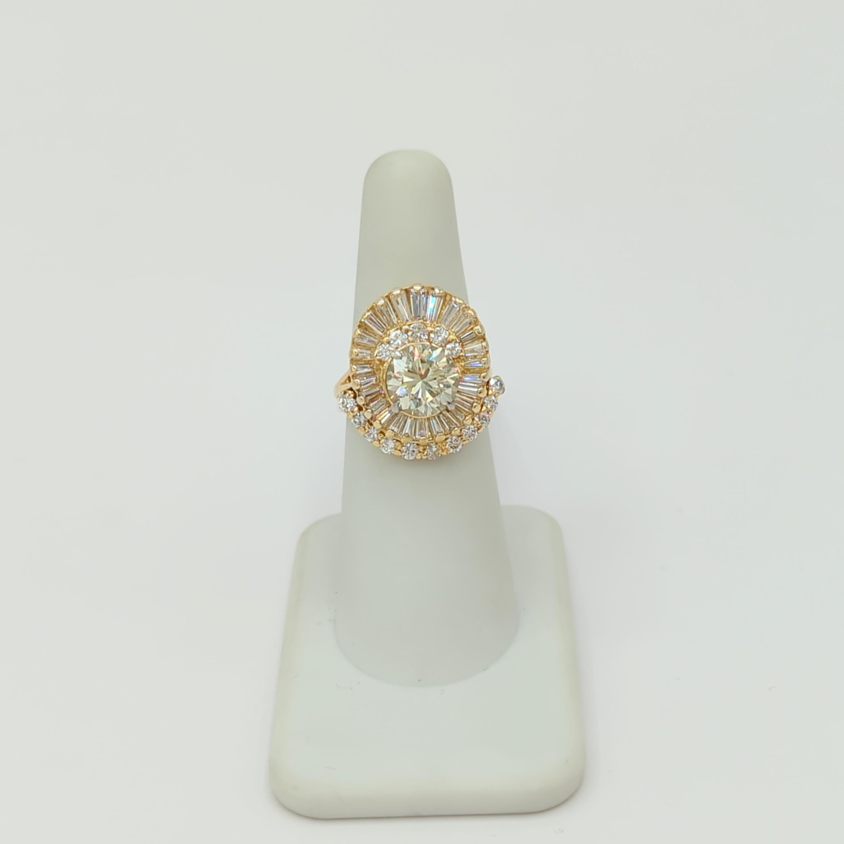 Women's or Men's White Diamond Cluster Ring in 18K Yellow Gold For Sale