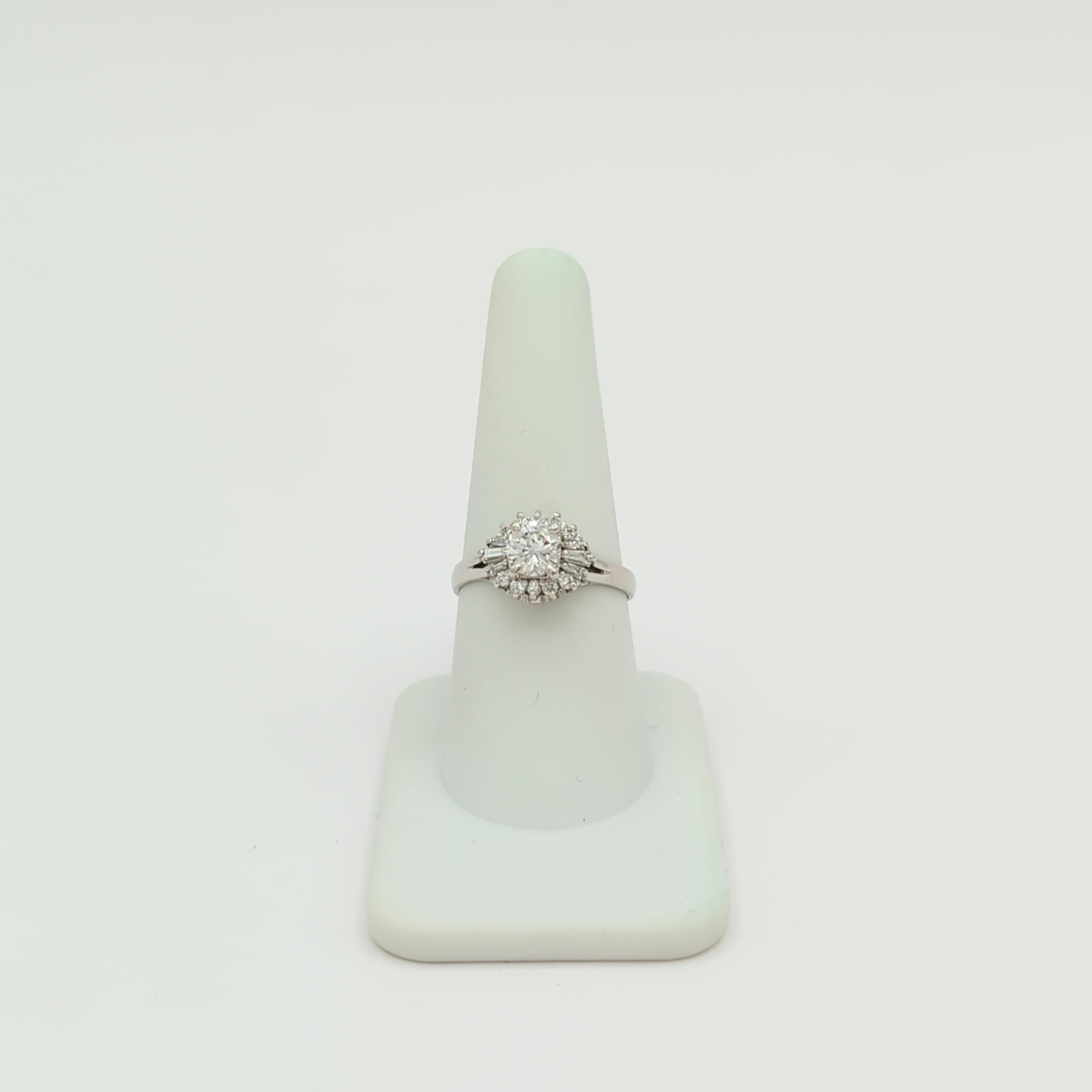 Cluster-Ring aus Platin mit weißen Diamanten für Damen oder Herren im Angebot