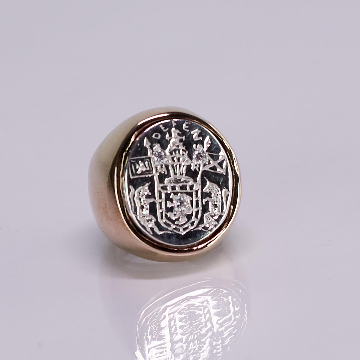 White Diamond Crest Signet Ring 14 Karat Yellow Gold White Gold Unisex In New Condition For Sale In Los Angeles, CA