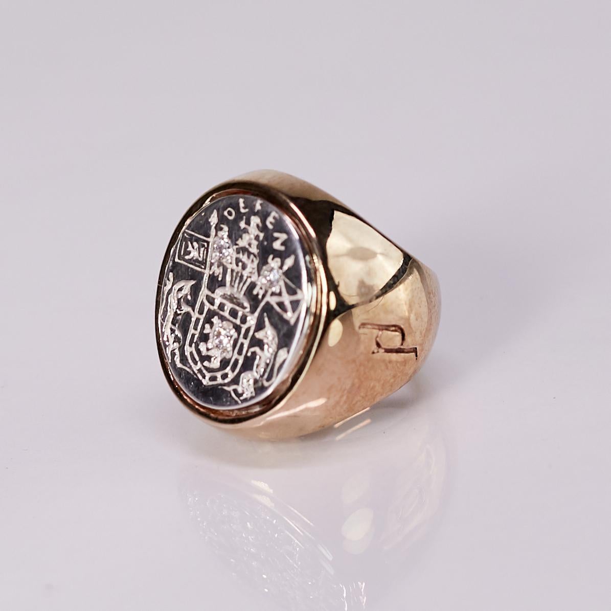 Taille brillant J Dauphin, bague sigillaire unisexe en argent sterling et bronze avec crête de diamants blancs en vente