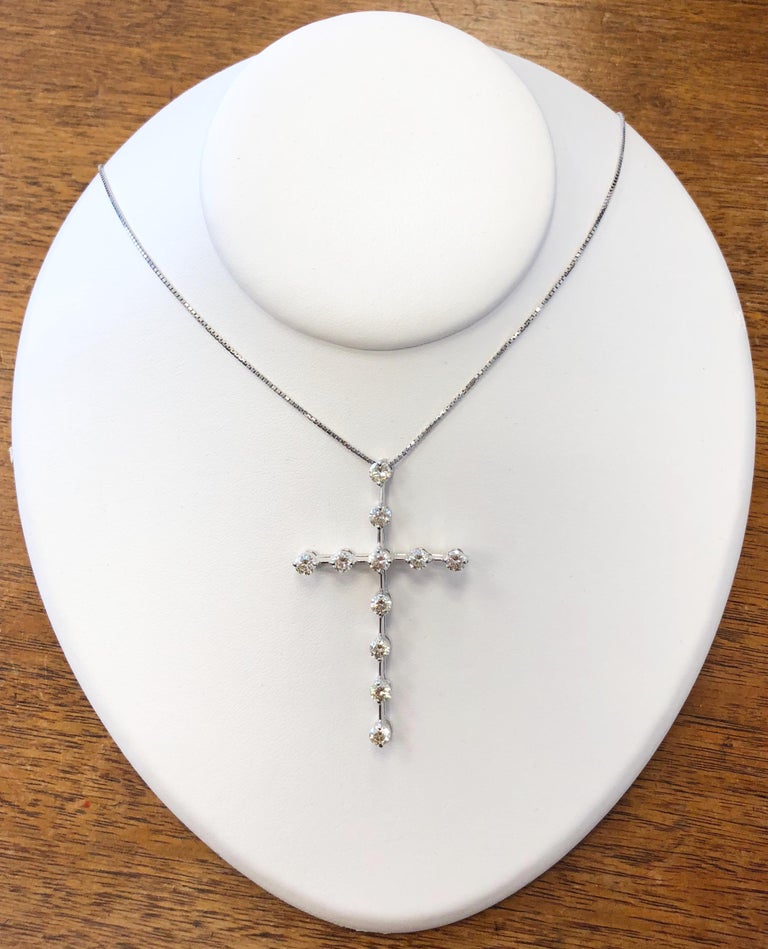 White Diamond Cross Pendant Necklace in Platinum For Sale (Free