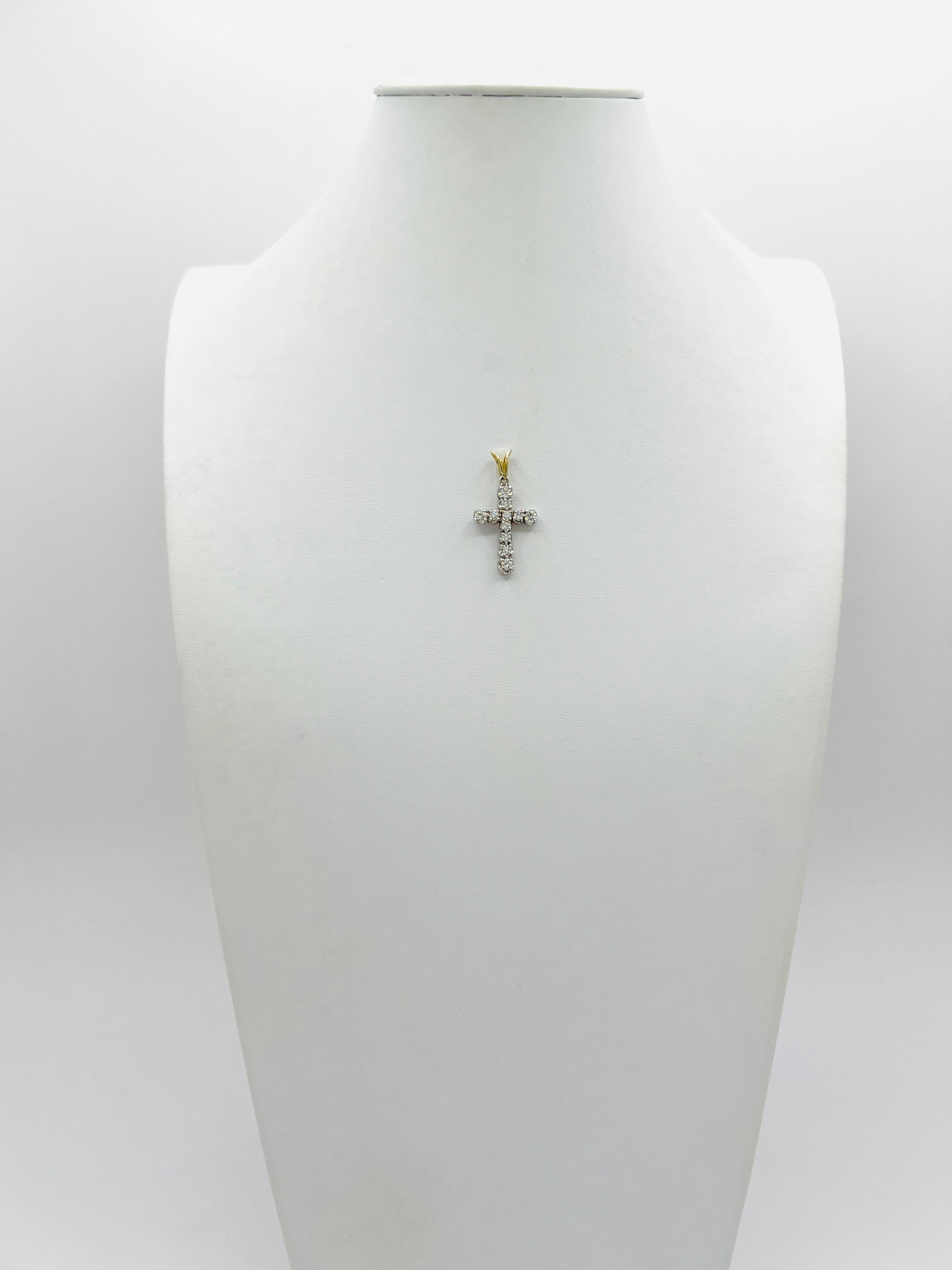 da uomo o donna Ciondolo a croce con diamante bianco in oro bicolore 14K in vendita