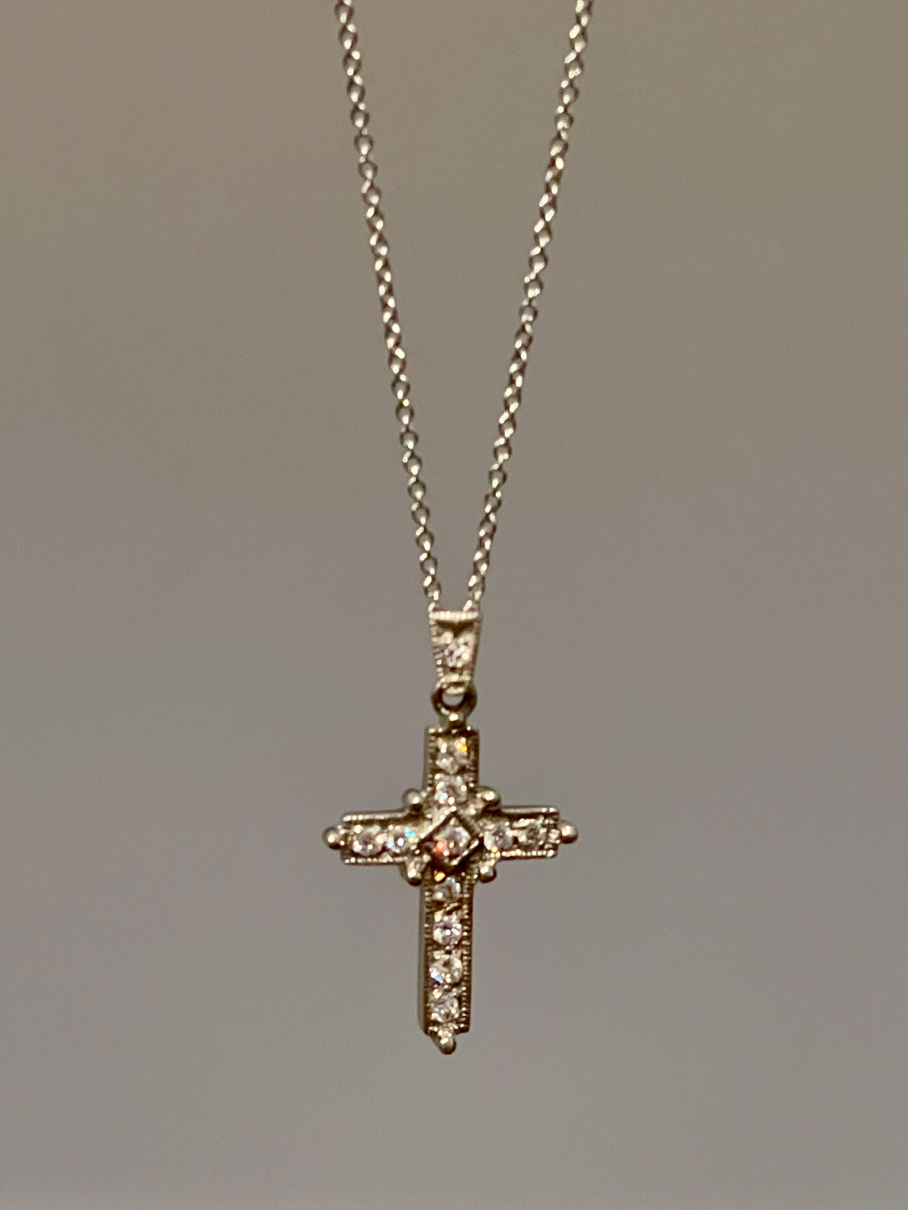 White Diamond Cross Pendant with White Gold Necklace 18 Karat White Gold For Sale 5