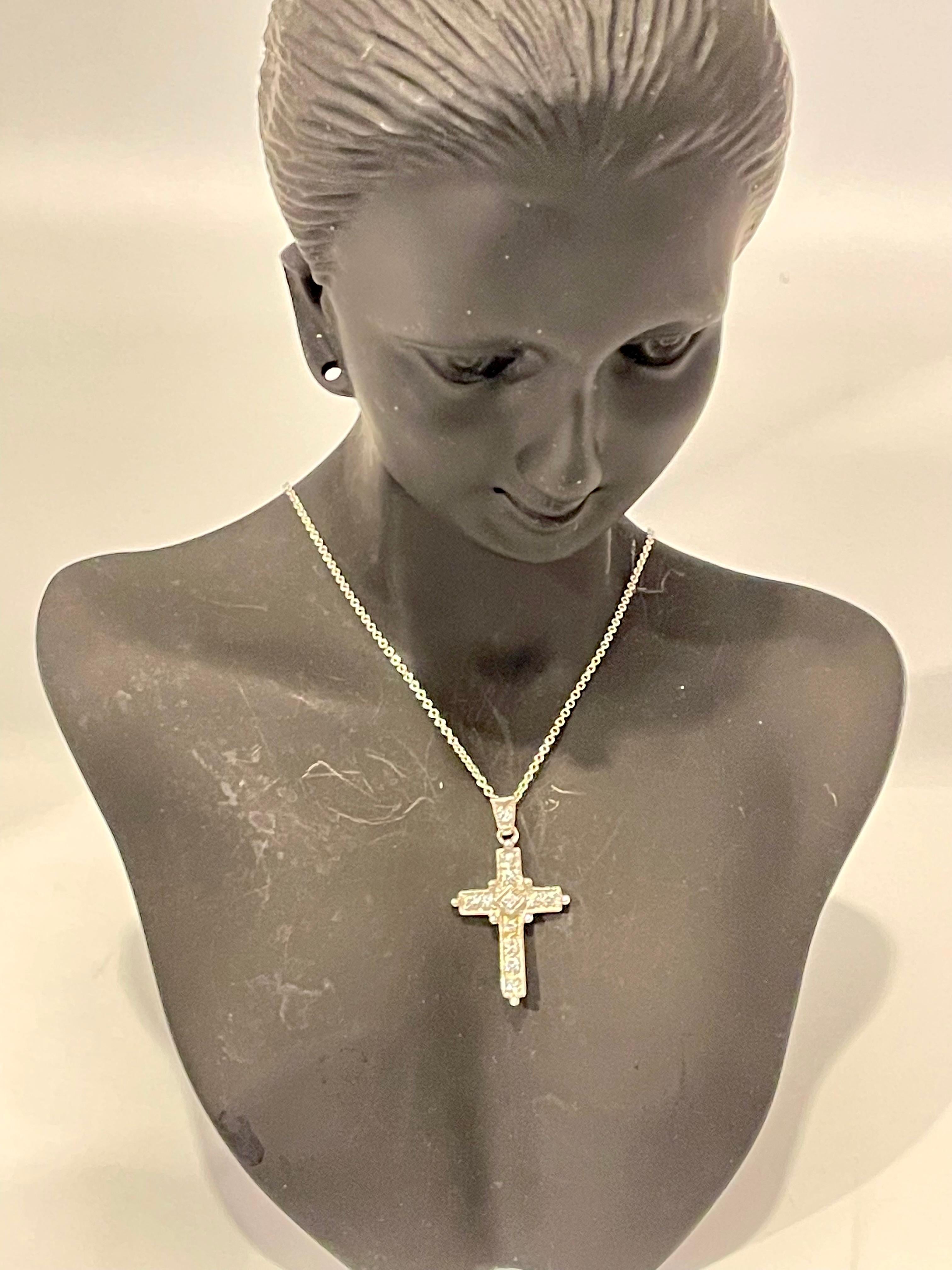 White Diamond Cross Pendant with White Gold Necklace 18 Karat White Gold For Sale 7