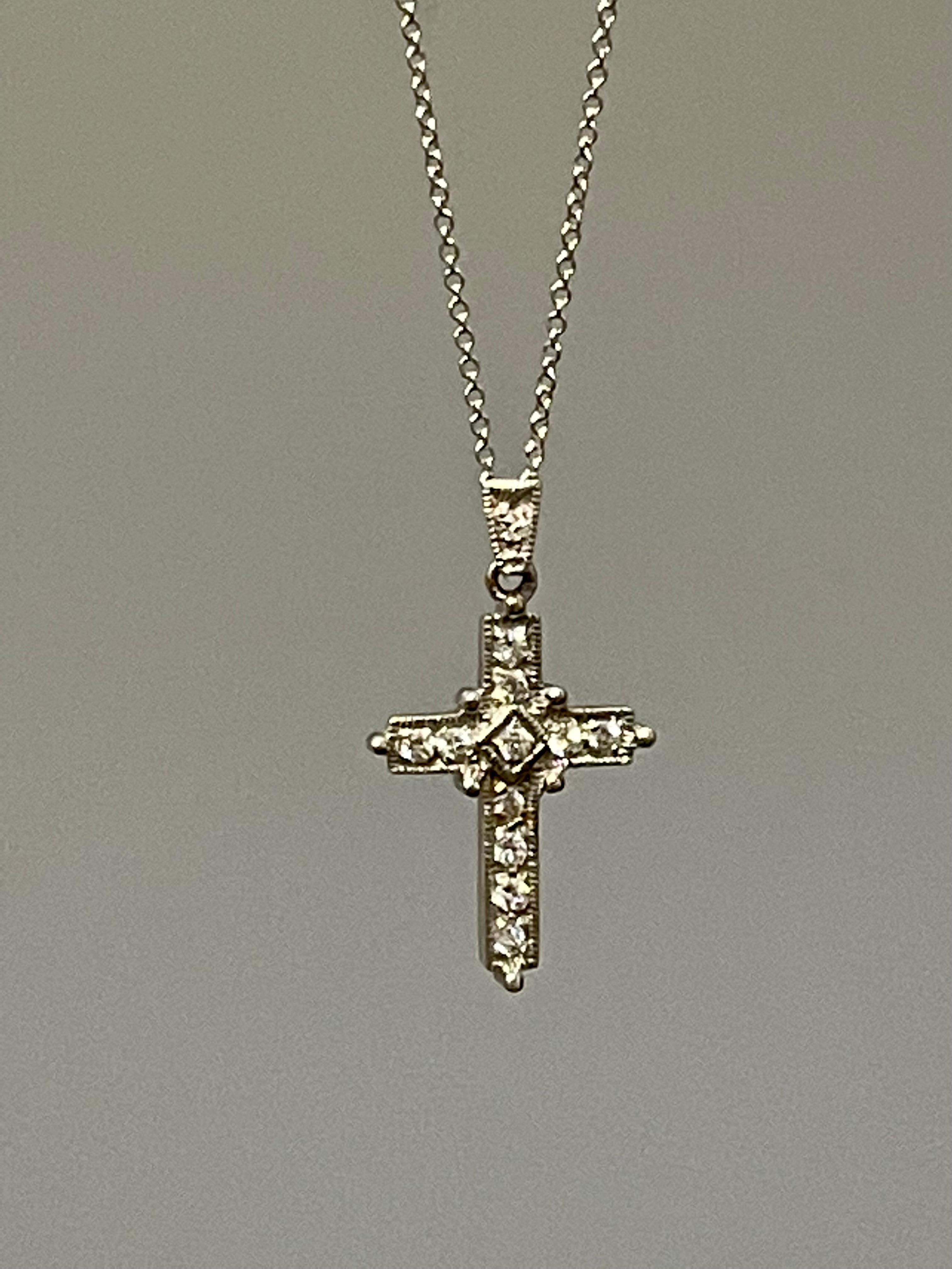 White Diamond Cross Pendant with White Gold Necklace 18 Karat White Gold For Sale 3