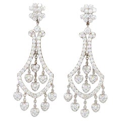 Boucles d'oreilles pendantes en or blanc 18 carats et diamants blancs