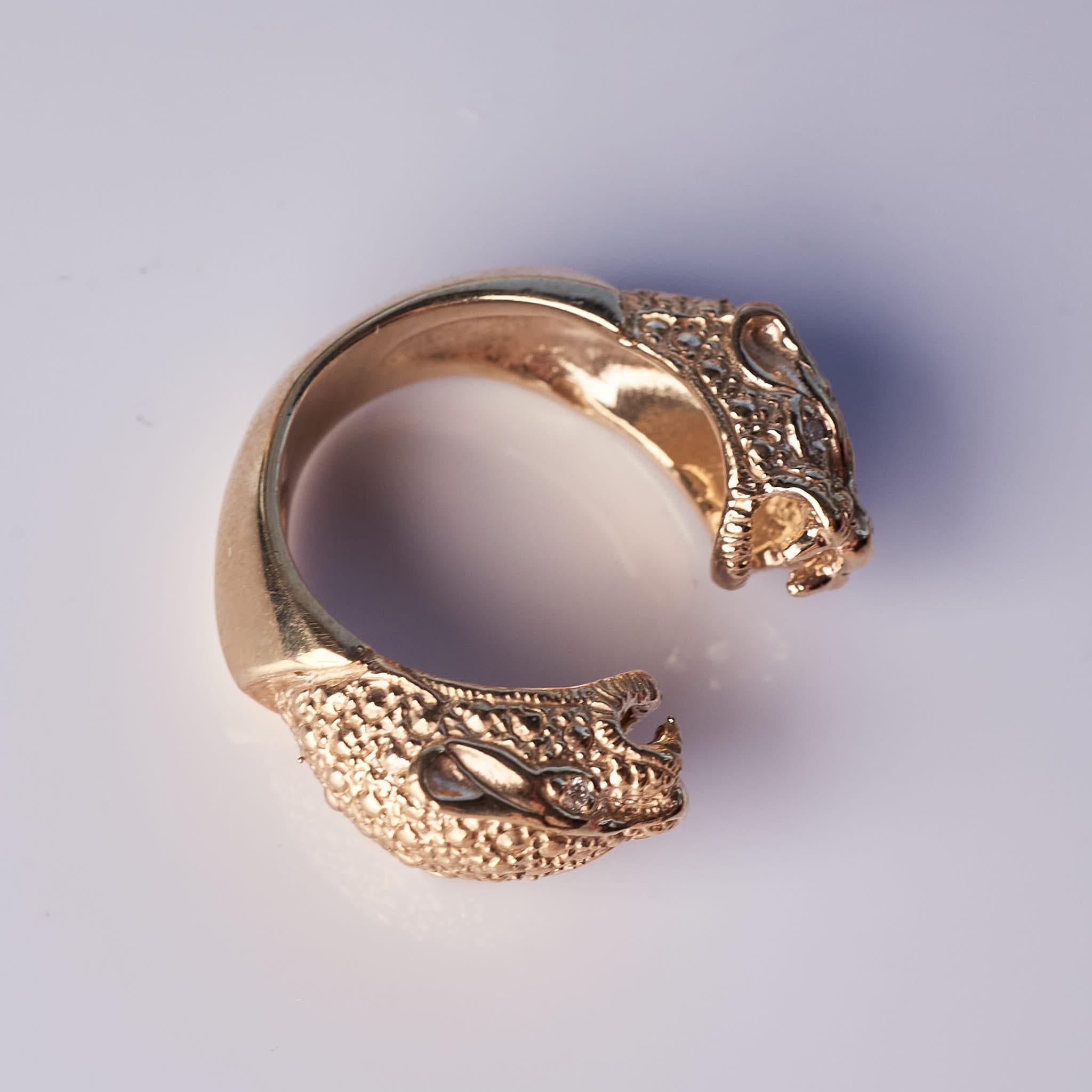 White Diamond Double Head Jaguar Ring Gold Animal Cocktail Ring J Dauphin In New Condition For Sale In Los Angeles, CA