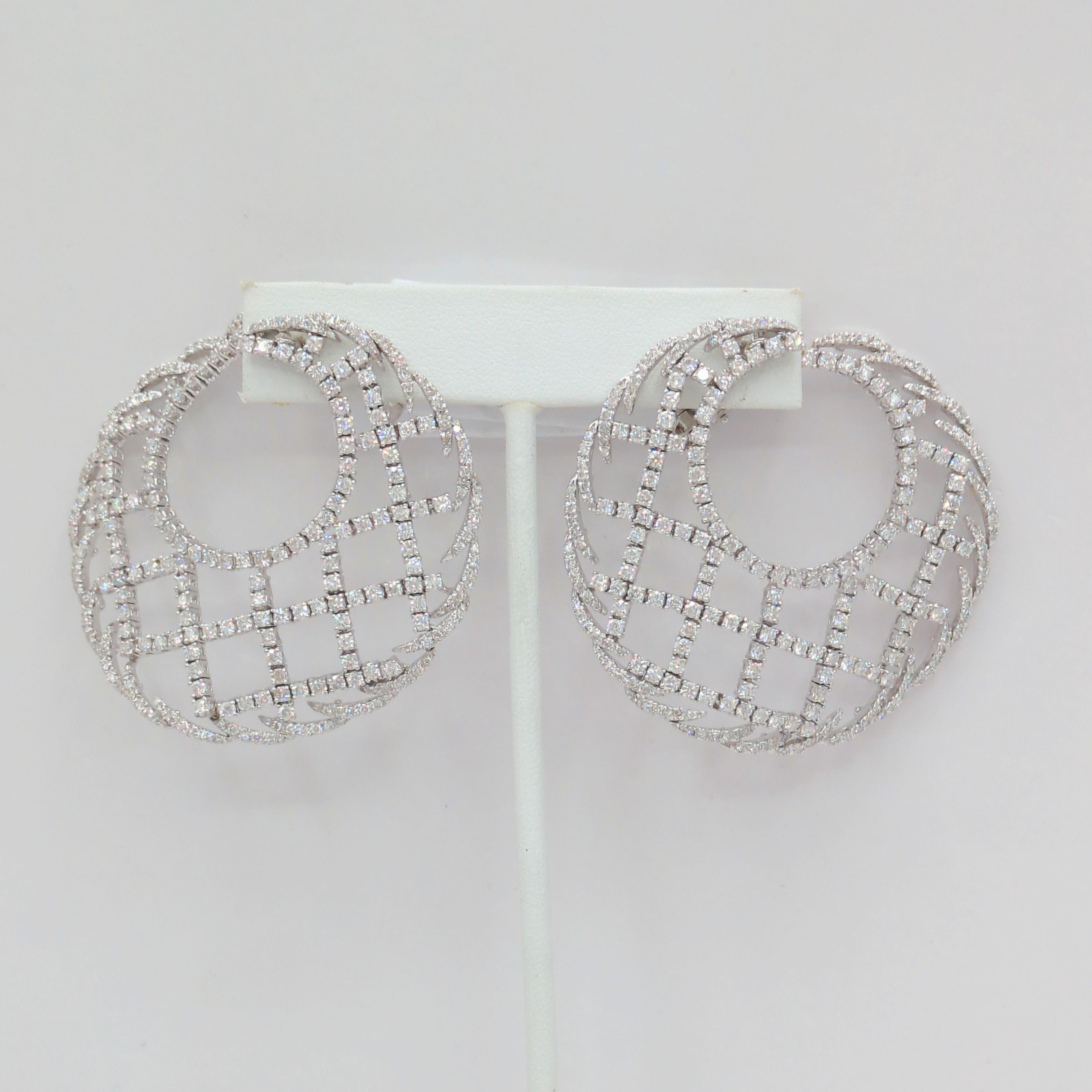 Women's or Men's White Diamond Earrings in 18K White Gold For Sale