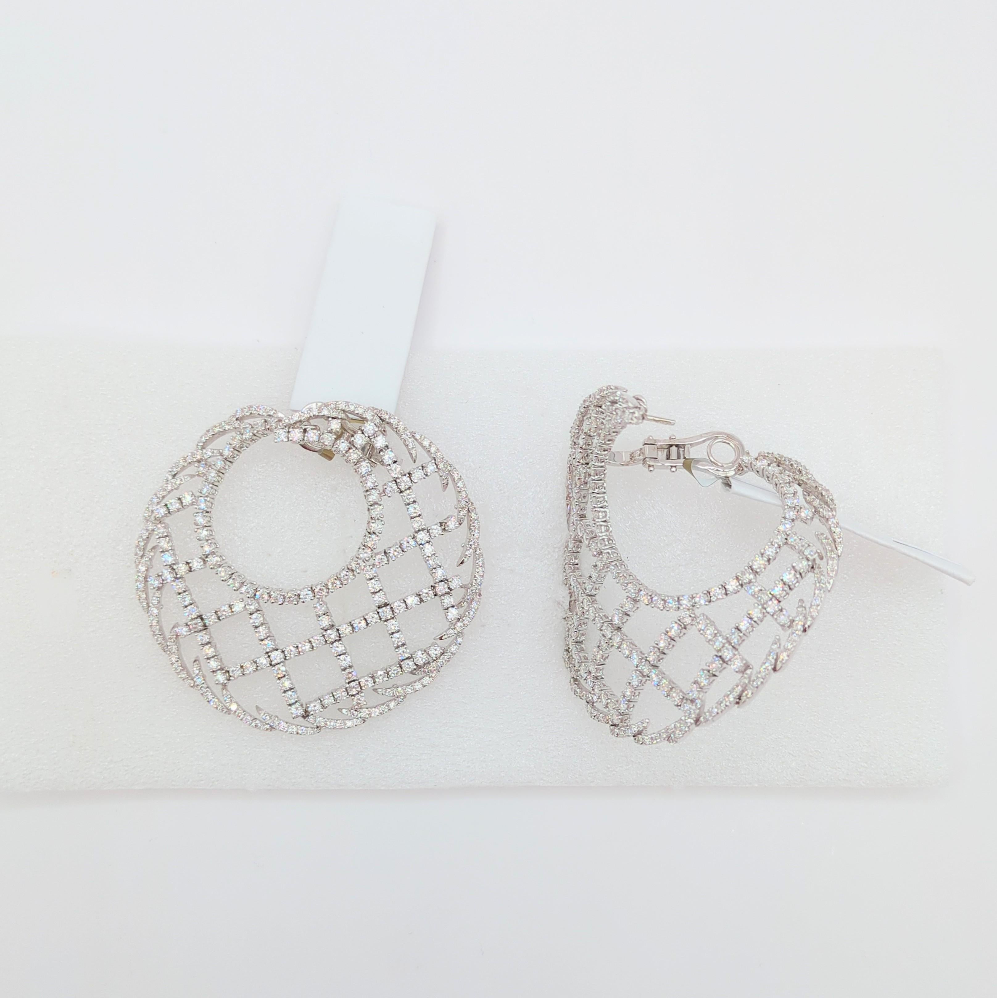 White Diamond Earrings in 18K White Gold For Sale 1
