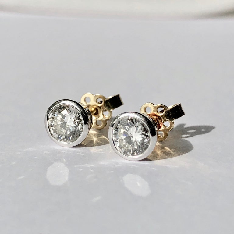 single stone diamond studs price