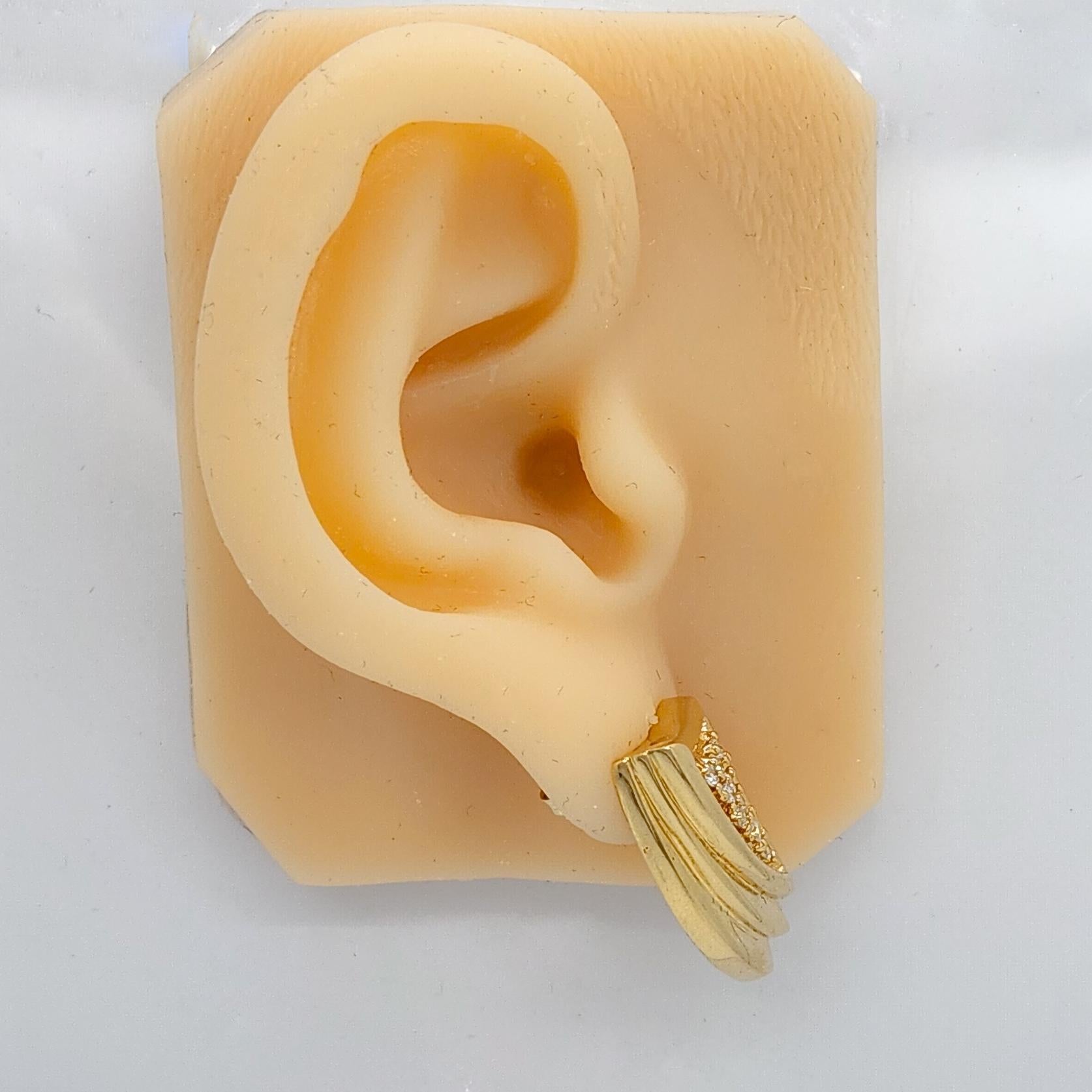 Weiße Diamant-Ohrringe im länglichen Dreieck-Design aus 14k Gelbgold für Damen oder Herren im Angebot