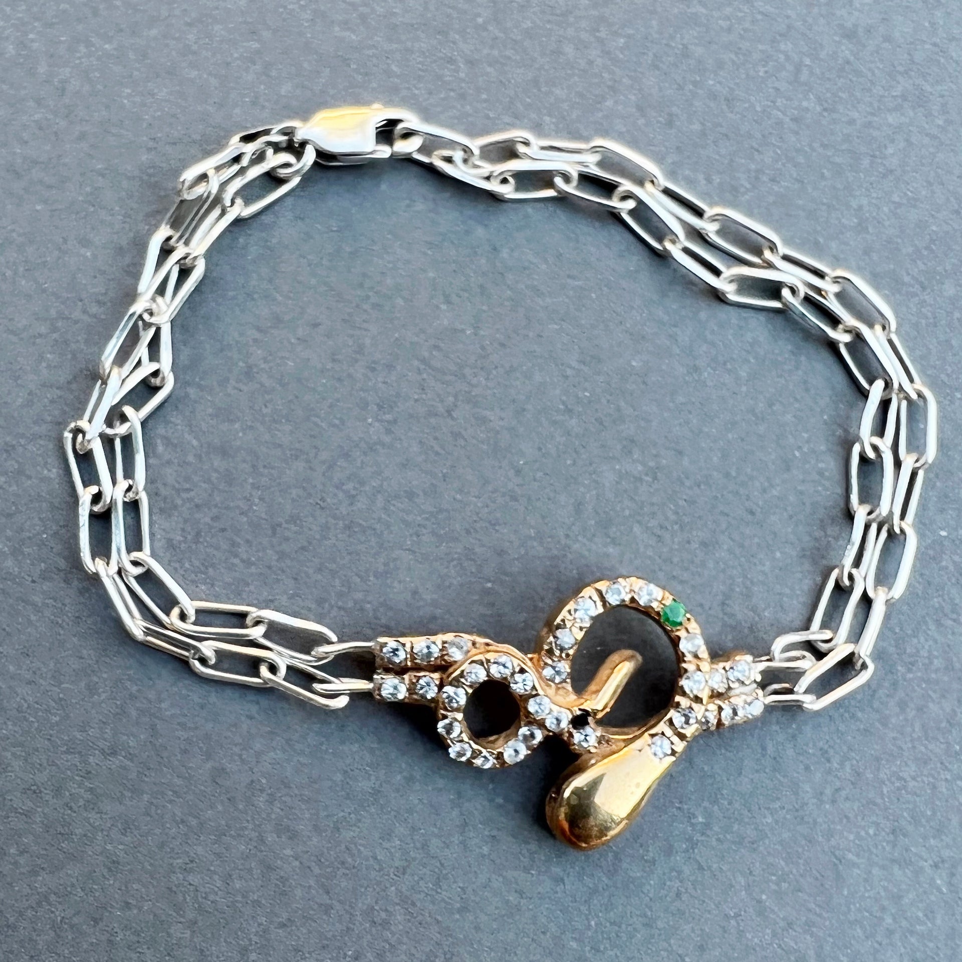 Bracelet serpent en argent avec chaîne en bronze, diamant blanc, émeraude, diamant noir et rubis Neuf - En vente à Los Angeles, CA
