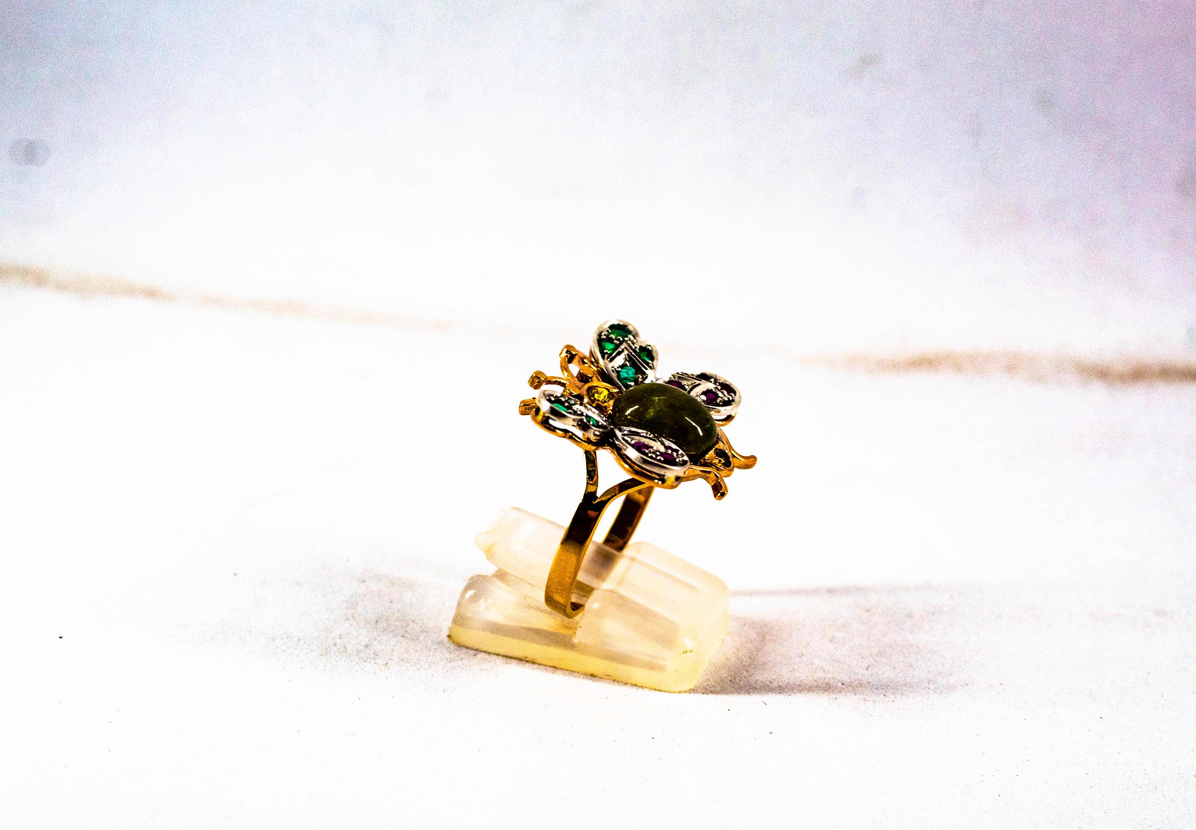 Bague de cocktail en or jaune diamant blanc émeraude saphir rubis tourmaline verte en vente 2