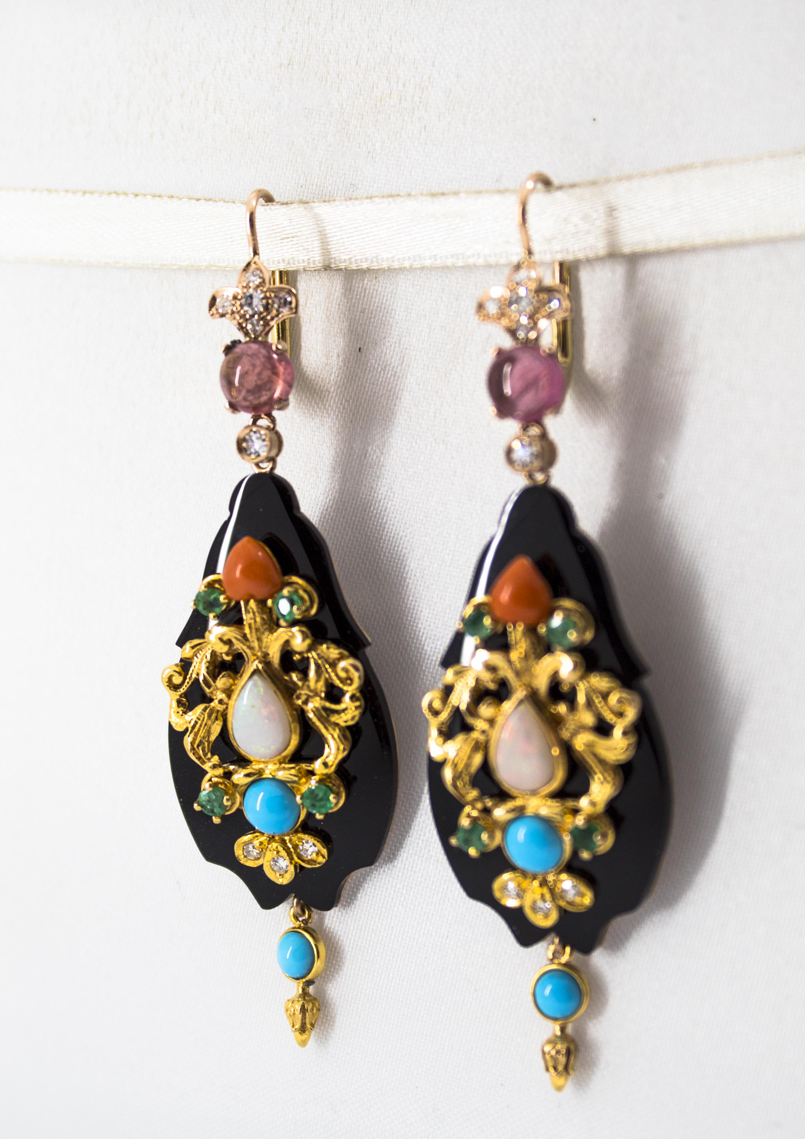 Boucles d'oreilles en or jaune avec diamant blanc, émeraude, tourmaline, opale, onyx, corail et turquoise Unisexe en vente